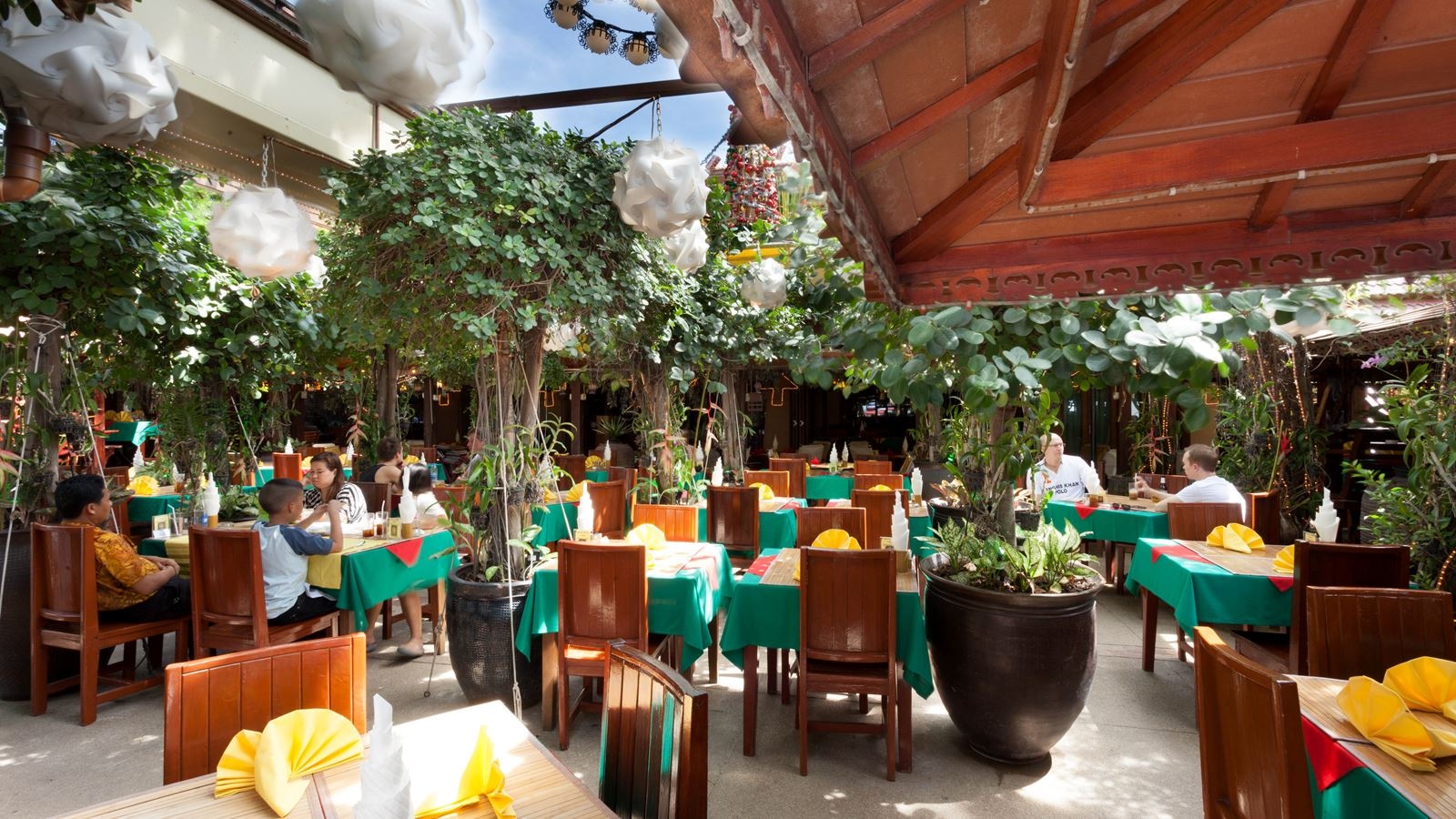 restaurants-tropica-restaurant