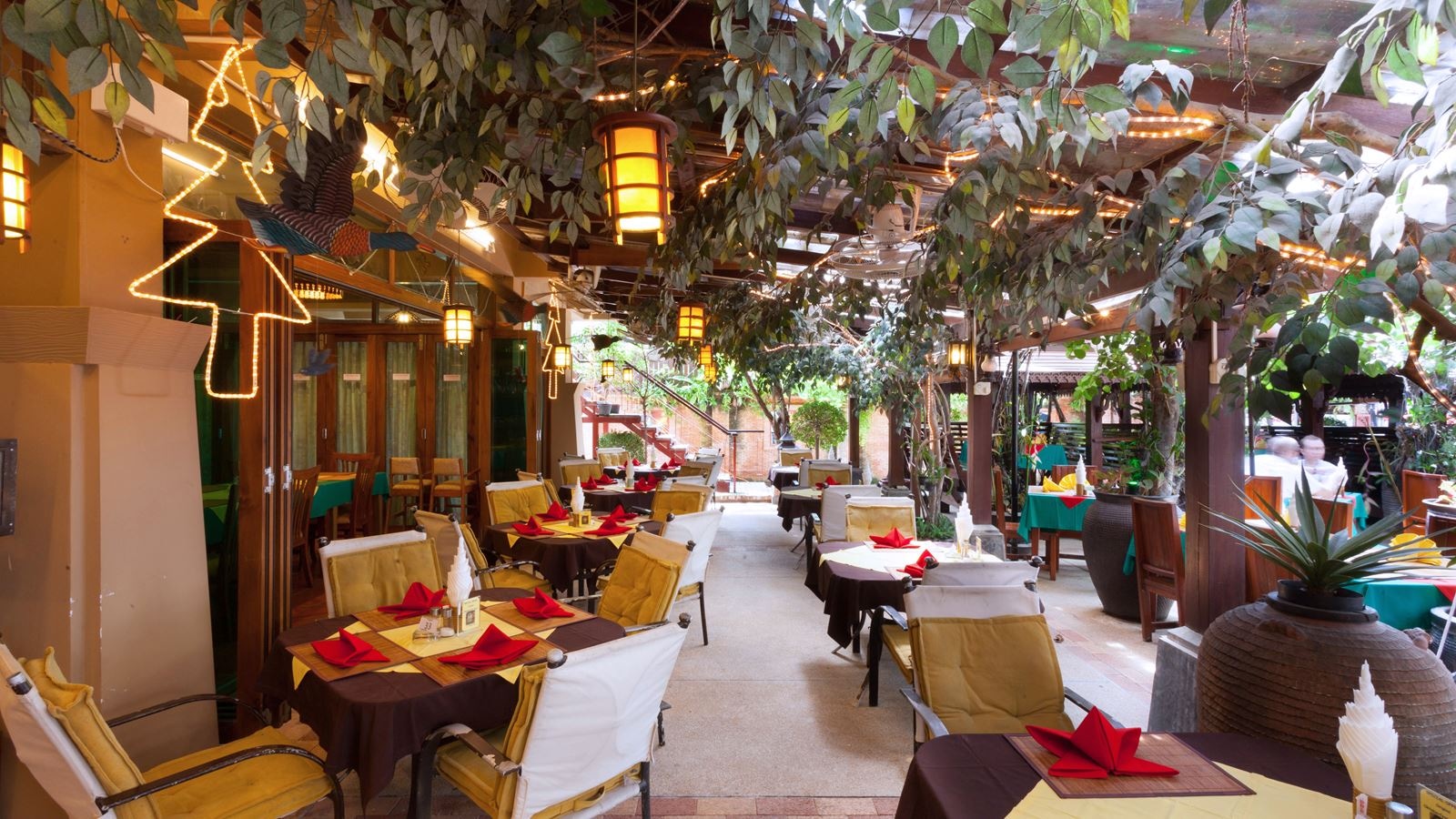 restaurants-tropica-restaurant