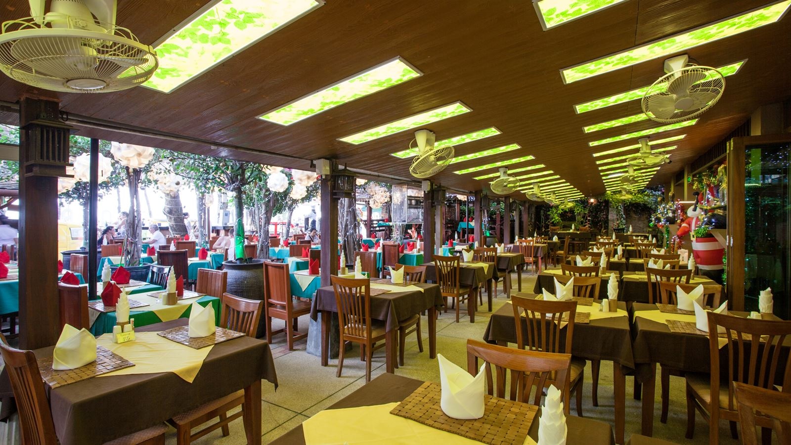 restaurants-tropica-restaurant