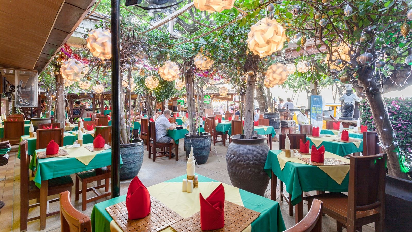 restaurants-tropica-restaurant