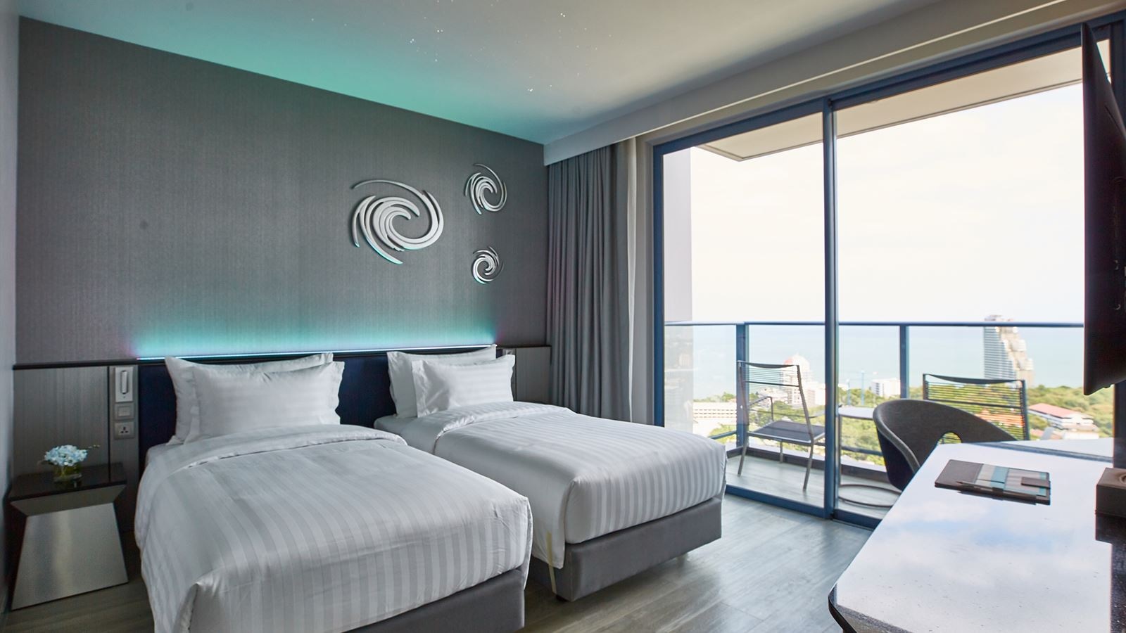 rooms-deluxe-corner-seaview