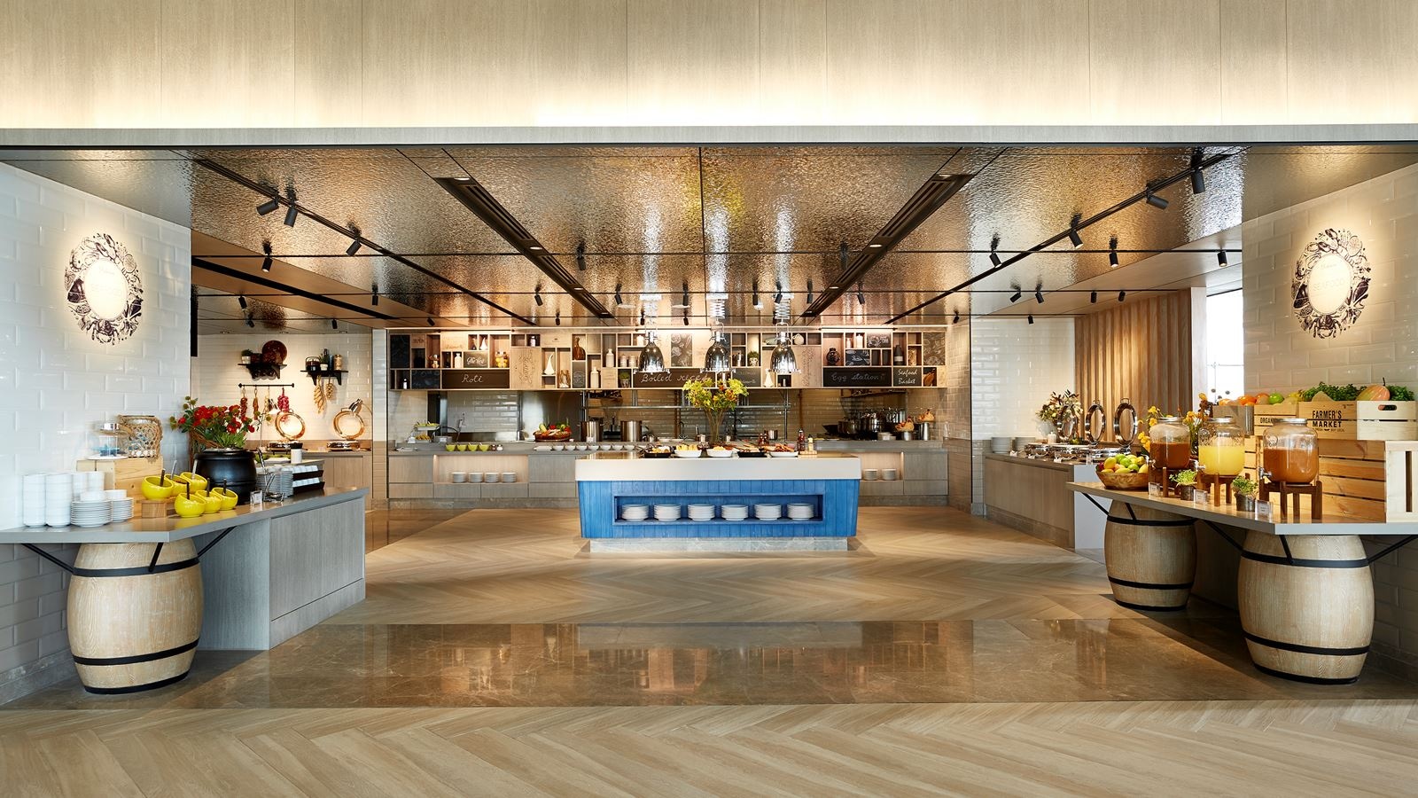 restaurants-waves-and-wind