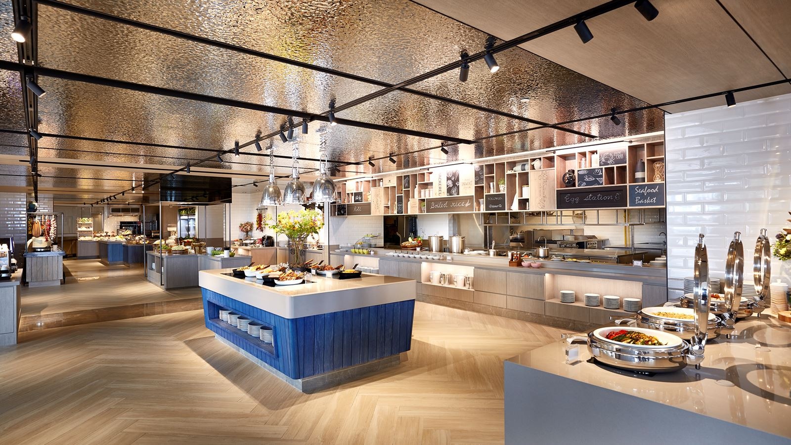 restaurants-waves-and-wind