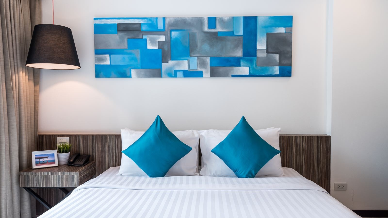 rooms-deluxe-city-view