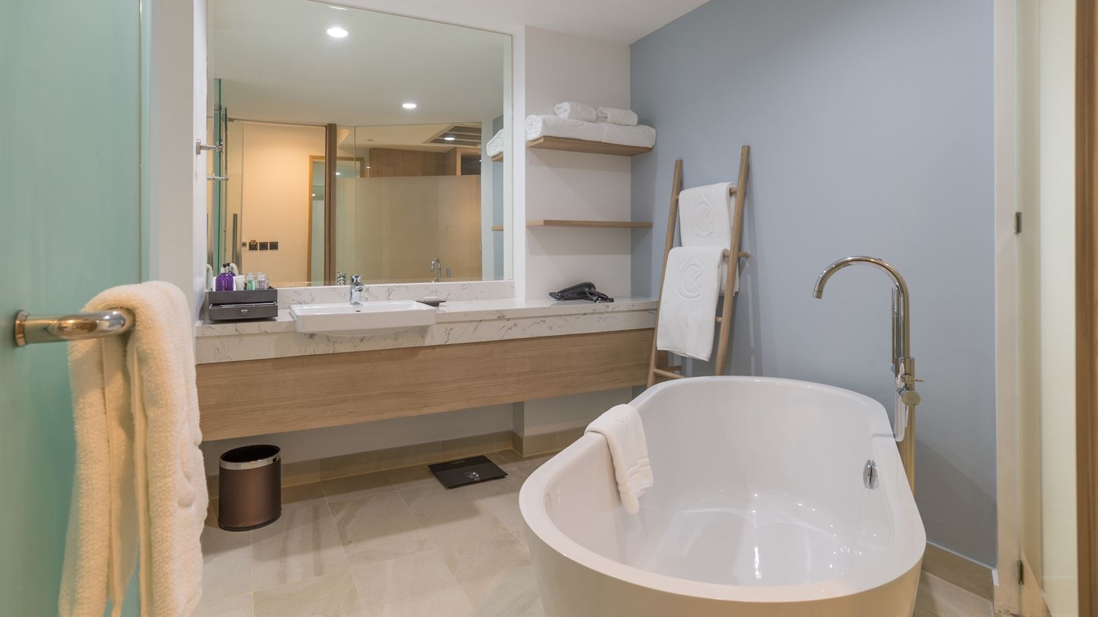 rooms-family-residence