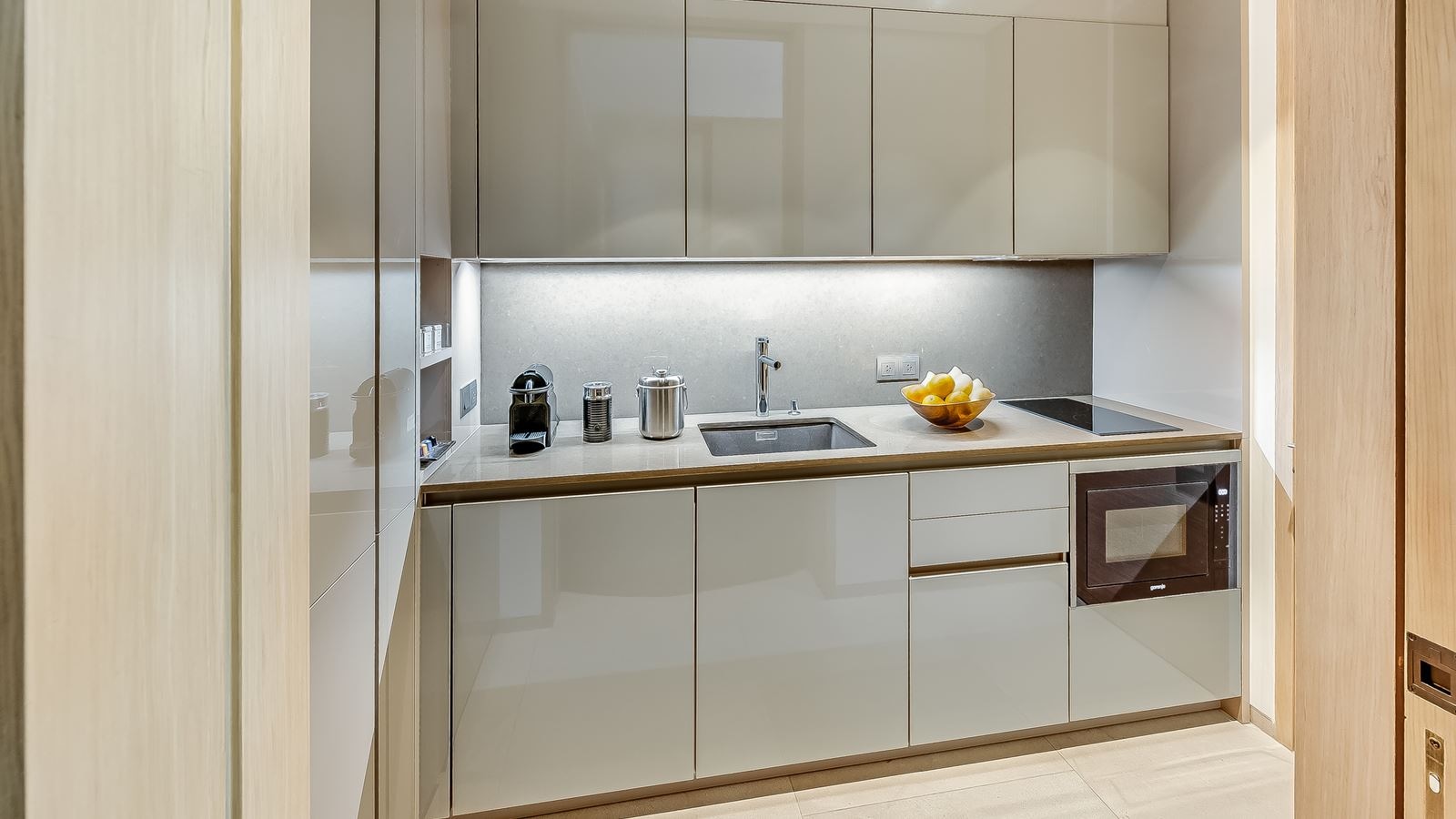 rooms-grand-azure-suite