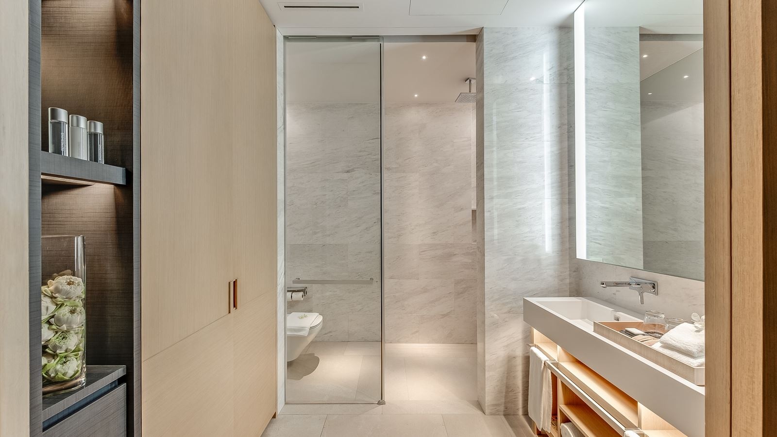 rooms-grand-azure-suite