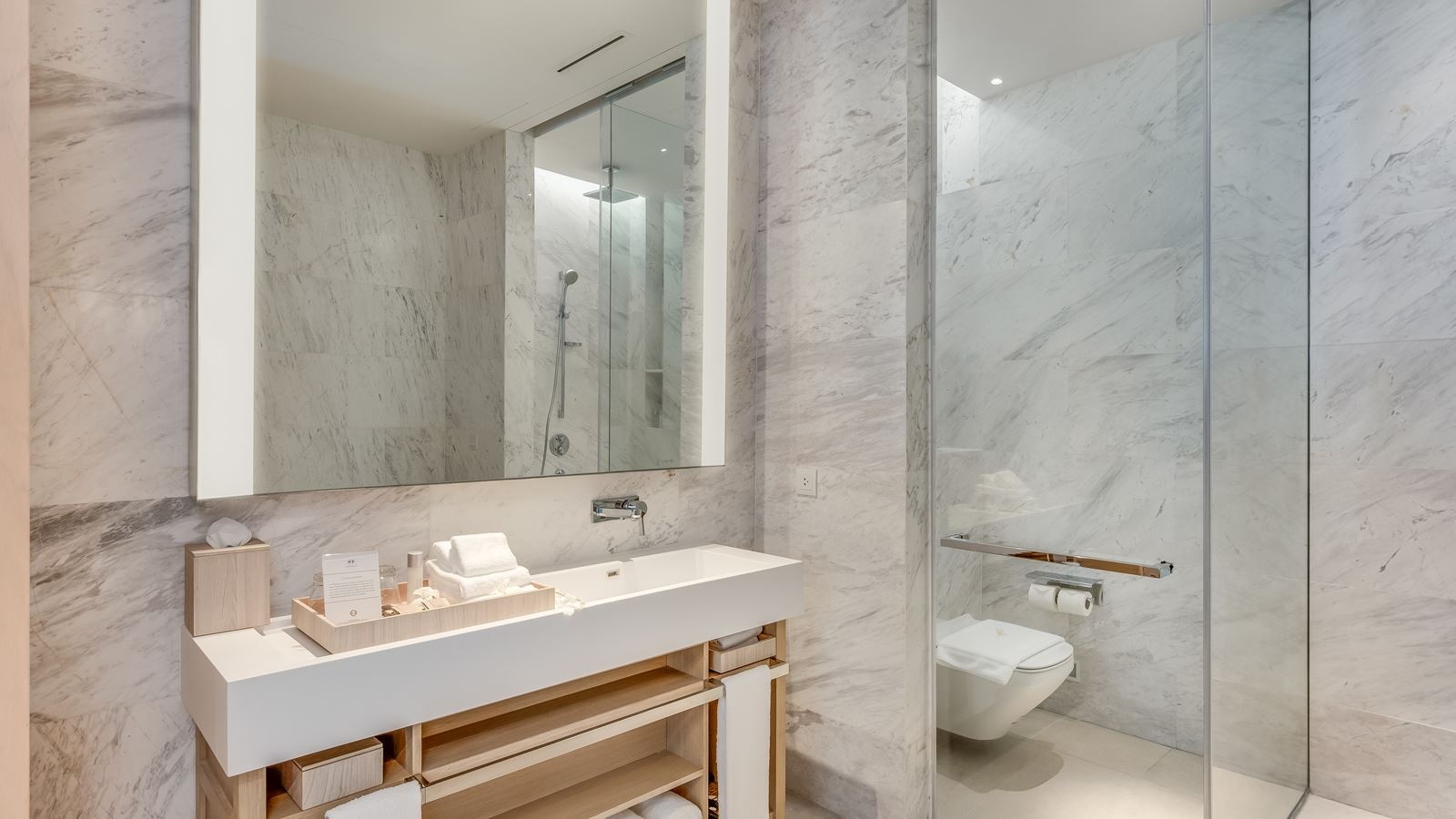 rooms-grand-azure-pool-penthouse