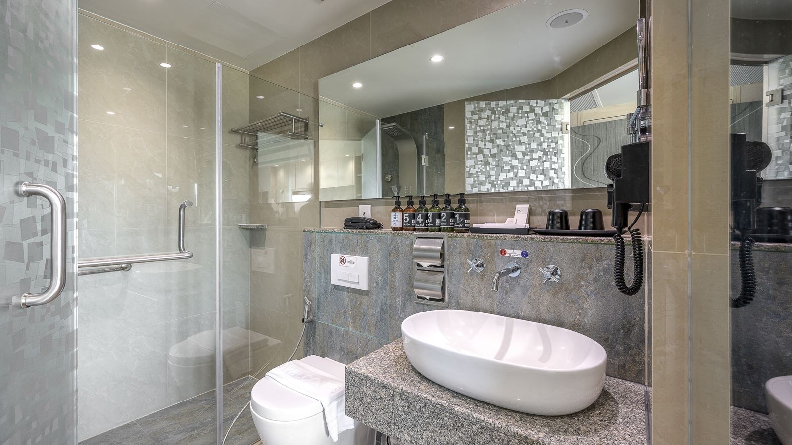 rooms-2-bedrooms-premier-family-unit