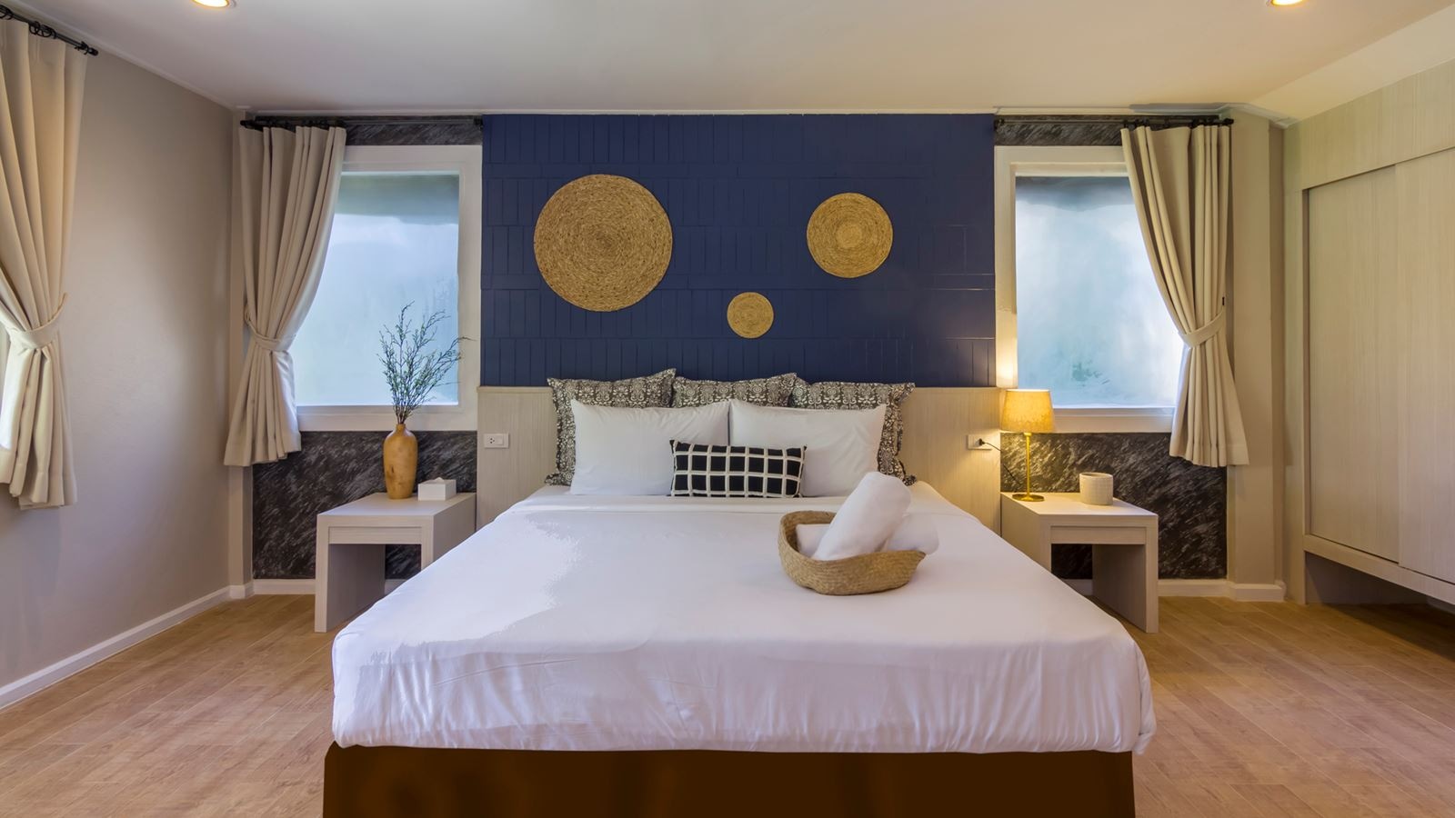 rooms-grand-deluxe-pool-view-villa