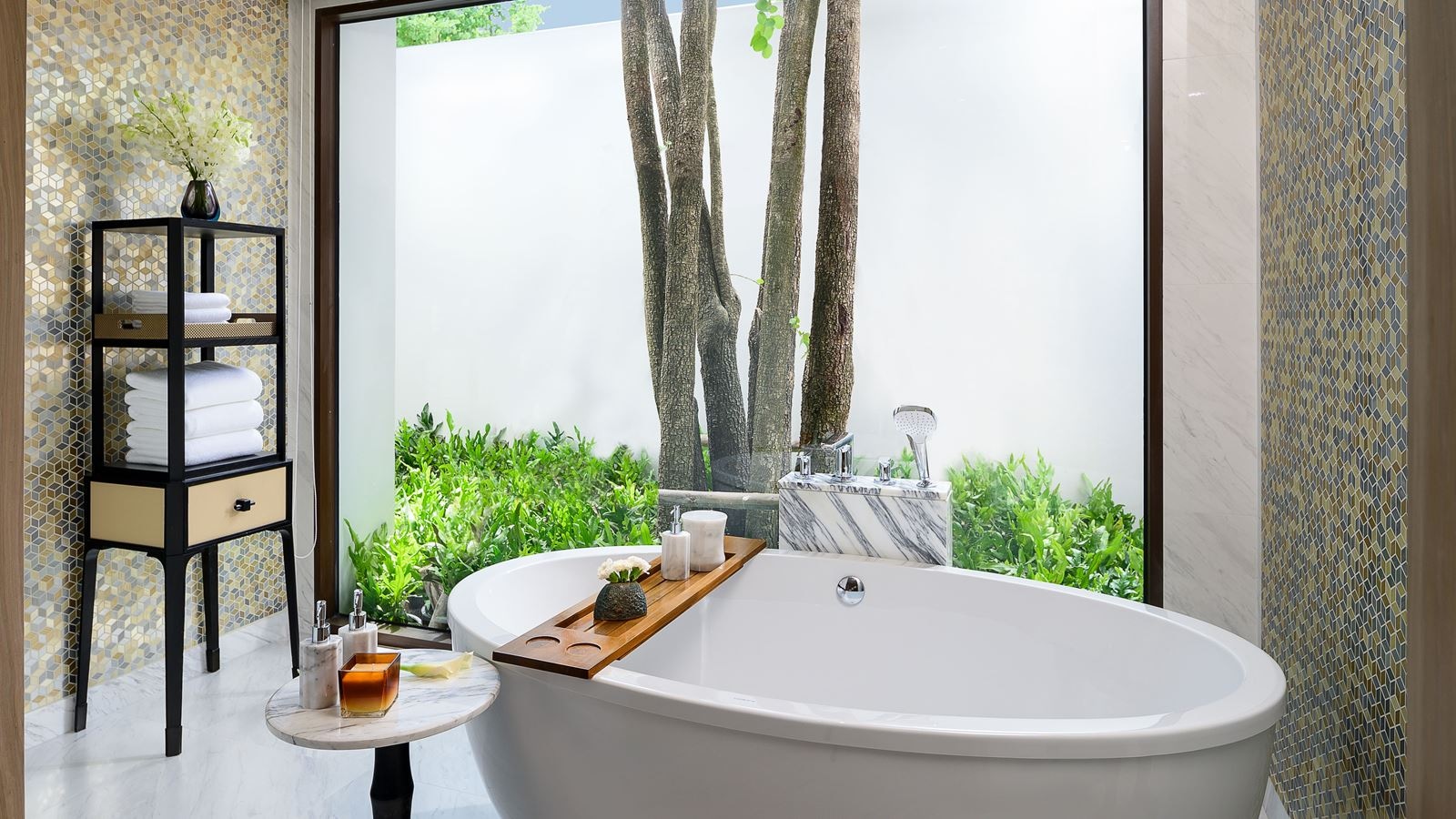 rooms-lagoon-villa-club-lounge-access