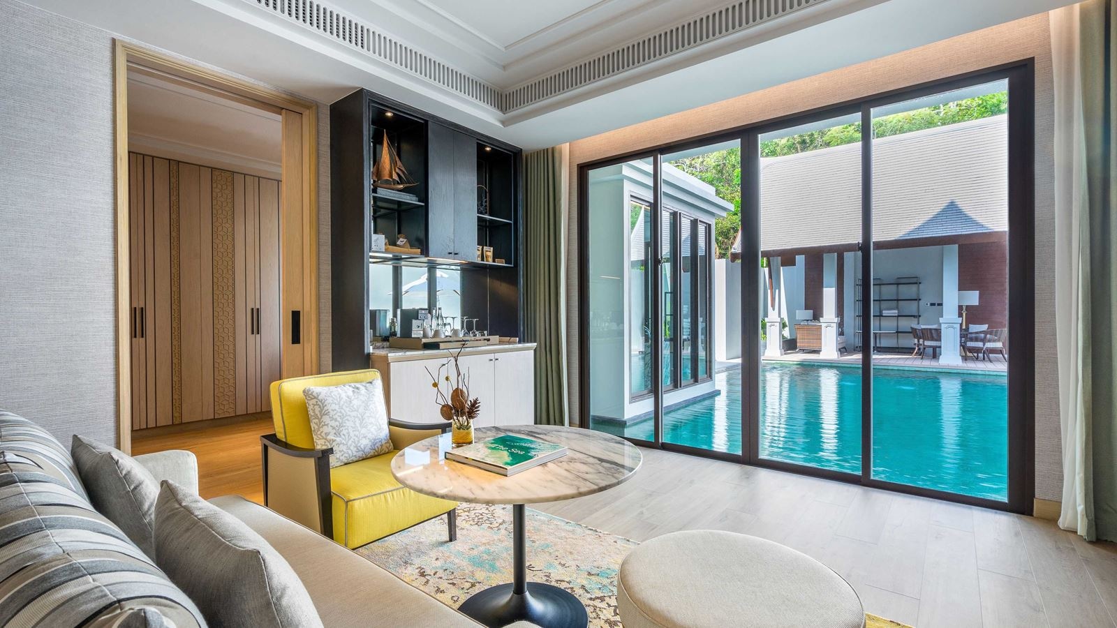 rooms-2-bedroom-villa-club-lounge-access