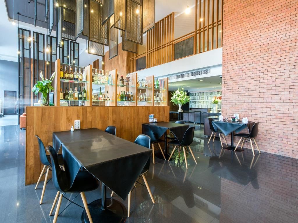 restaurants-cross-bar