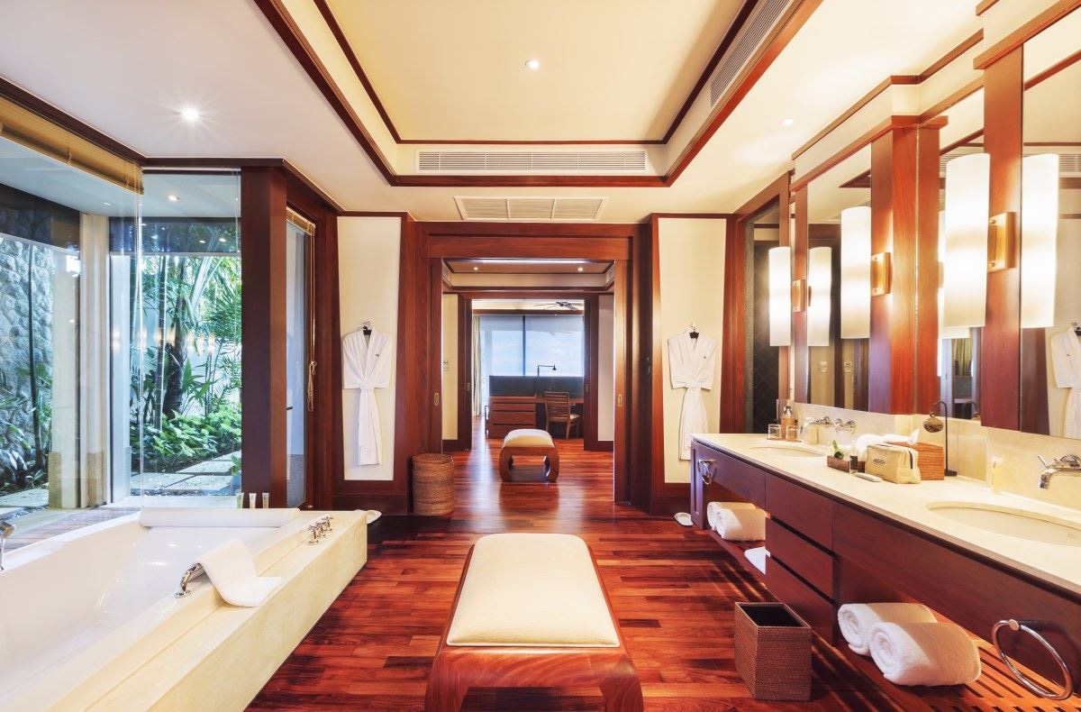 rooms-4-bedroom-pool-suite