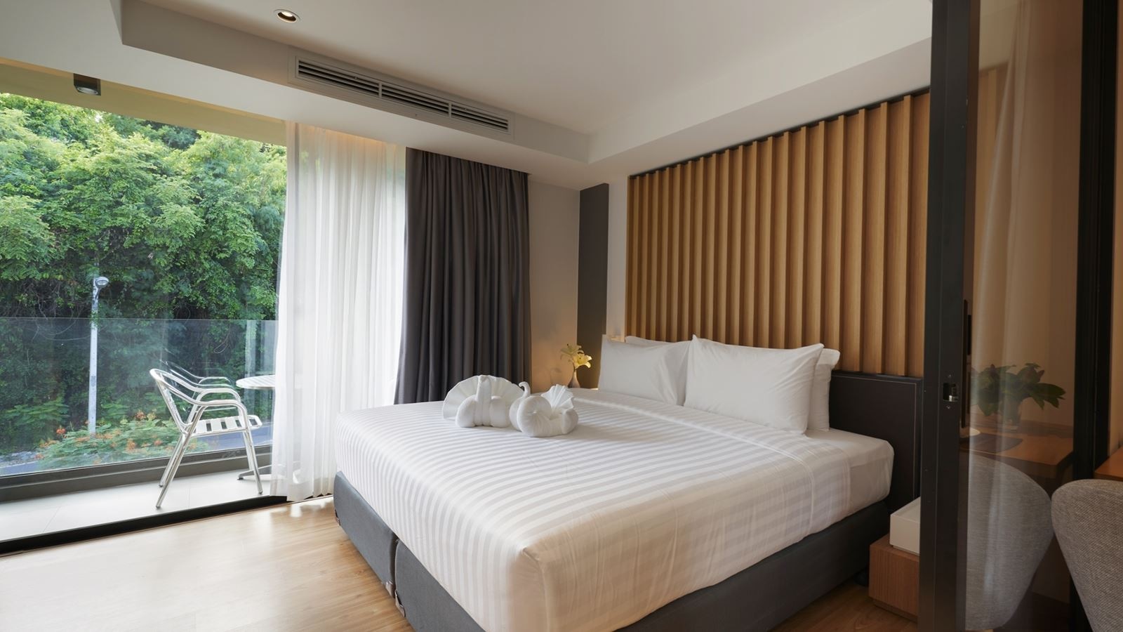 rooms-garden-hill-suite