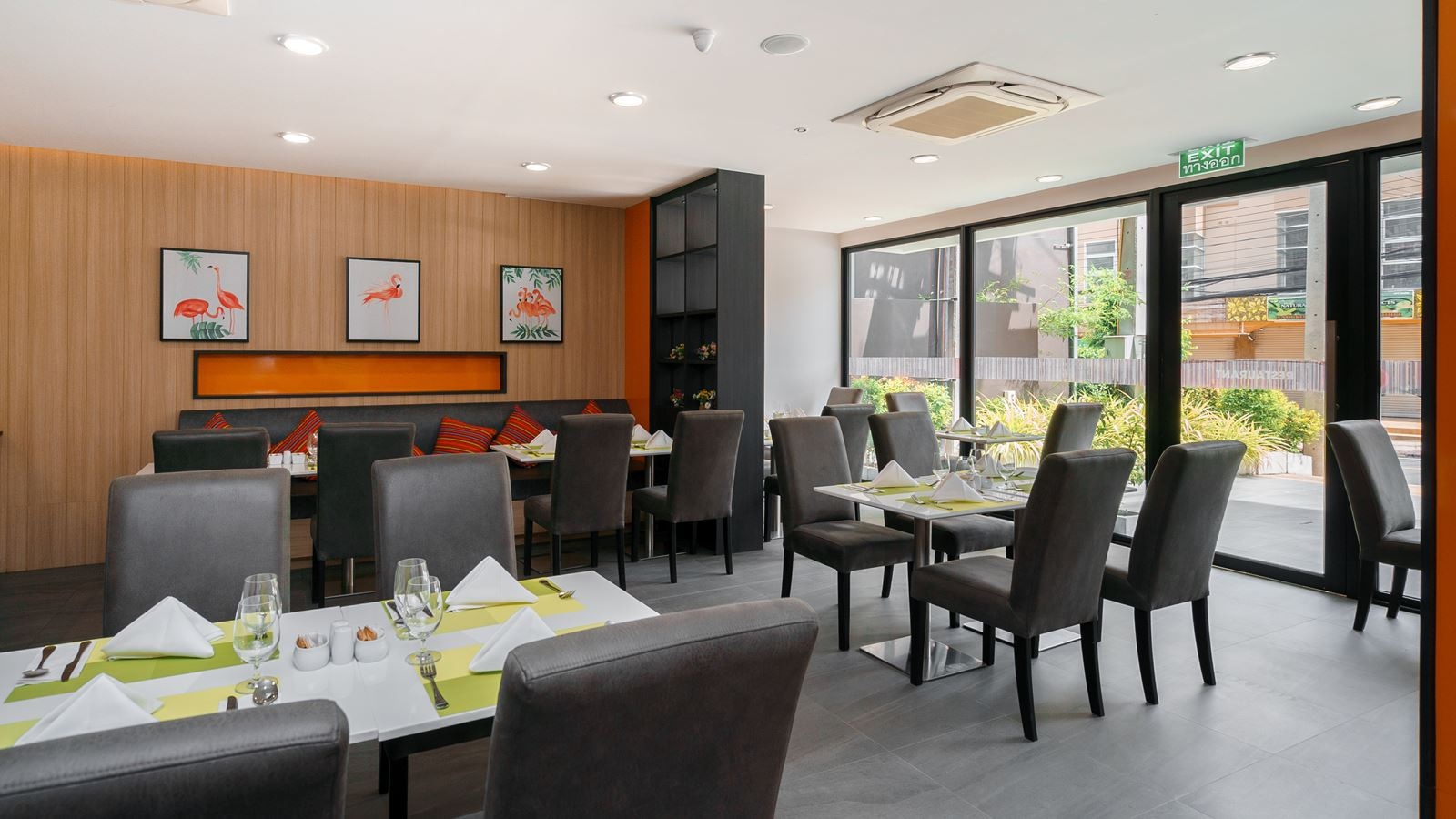 restaurants-restaurant