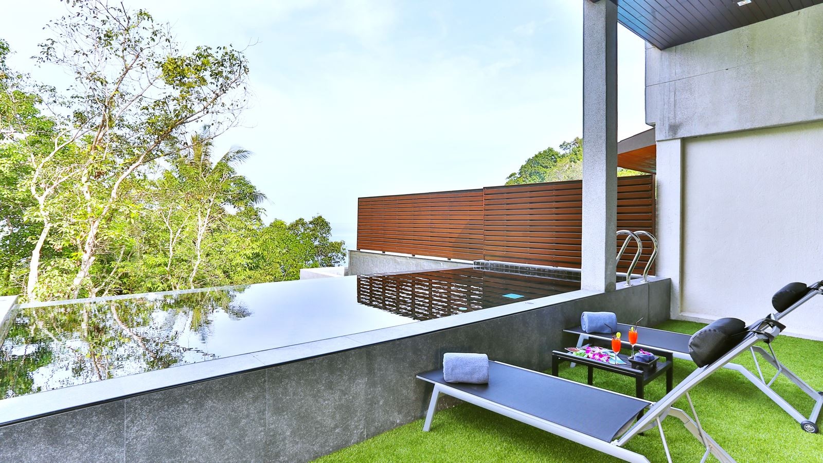 rooms-2-bedrooms-with-pool