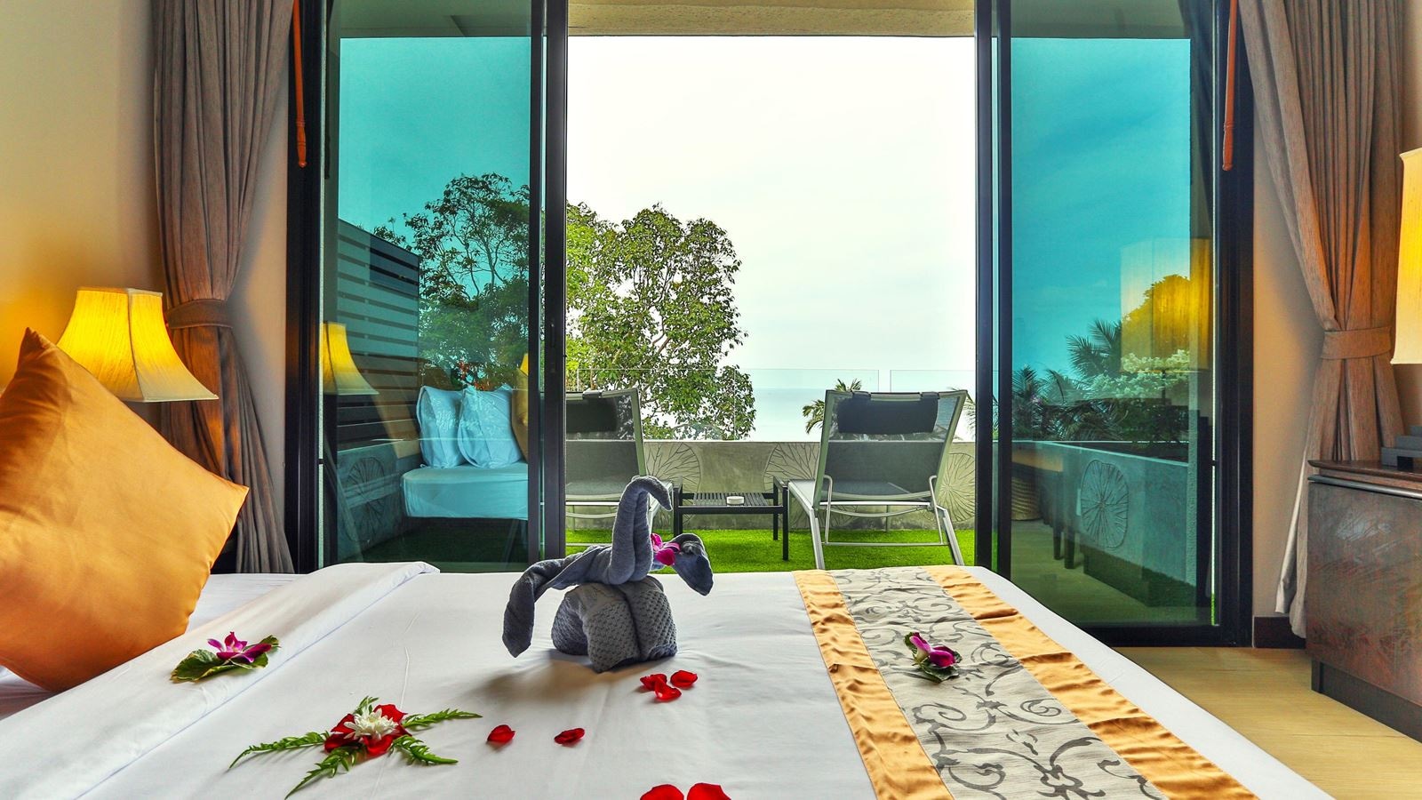 rooms-deluxe-ocean-view