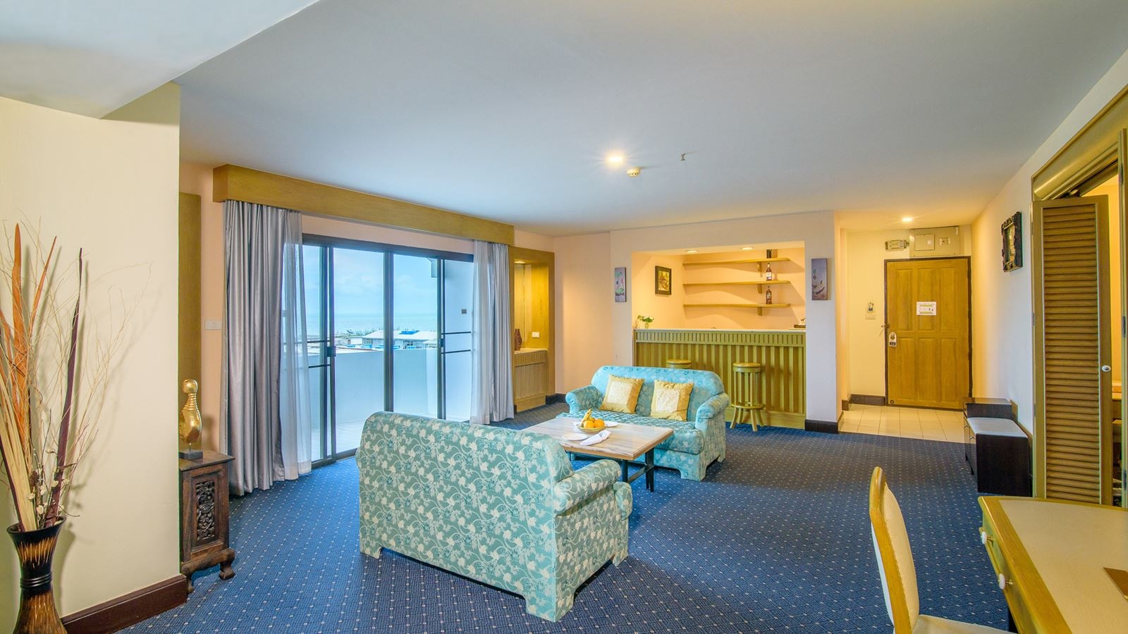 rooms-executive-ocean-view-suite