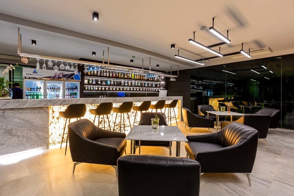 bars-bluewave-pool-bar