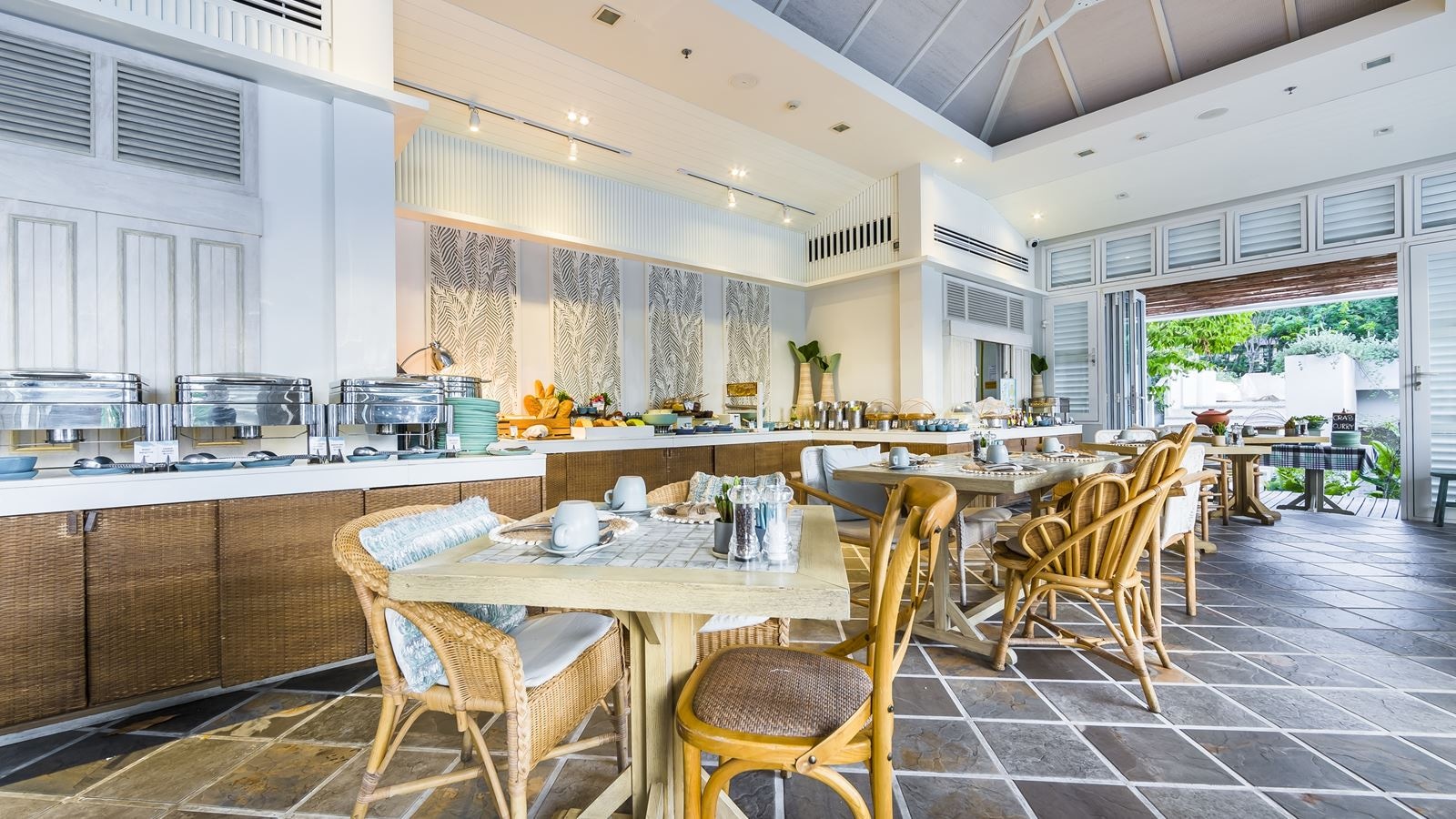 restaurants-the-hornbill-restaurant