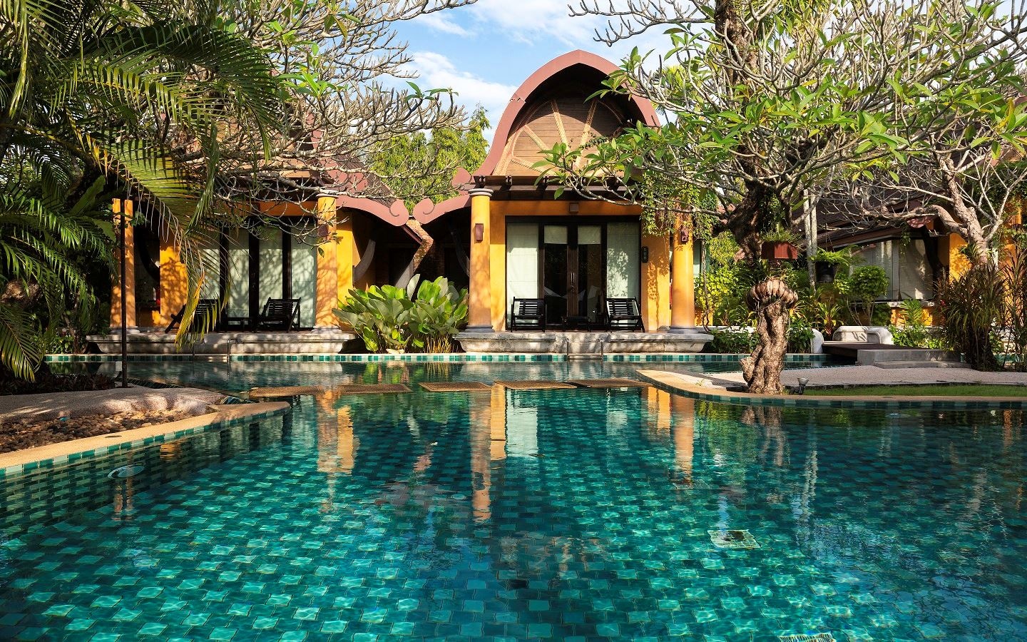 rooms-pool-access-villa