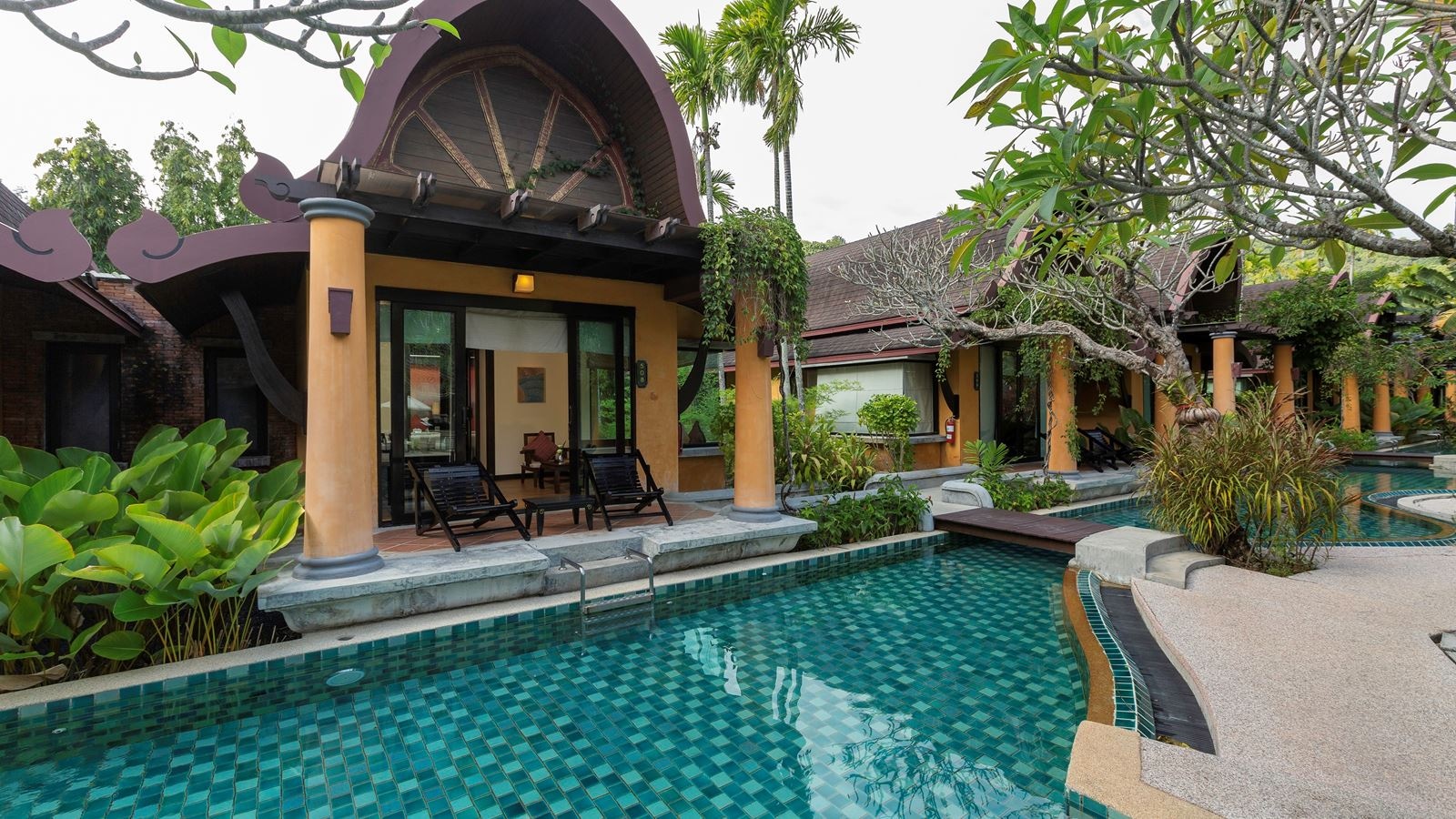 rooms-pool-access-villa