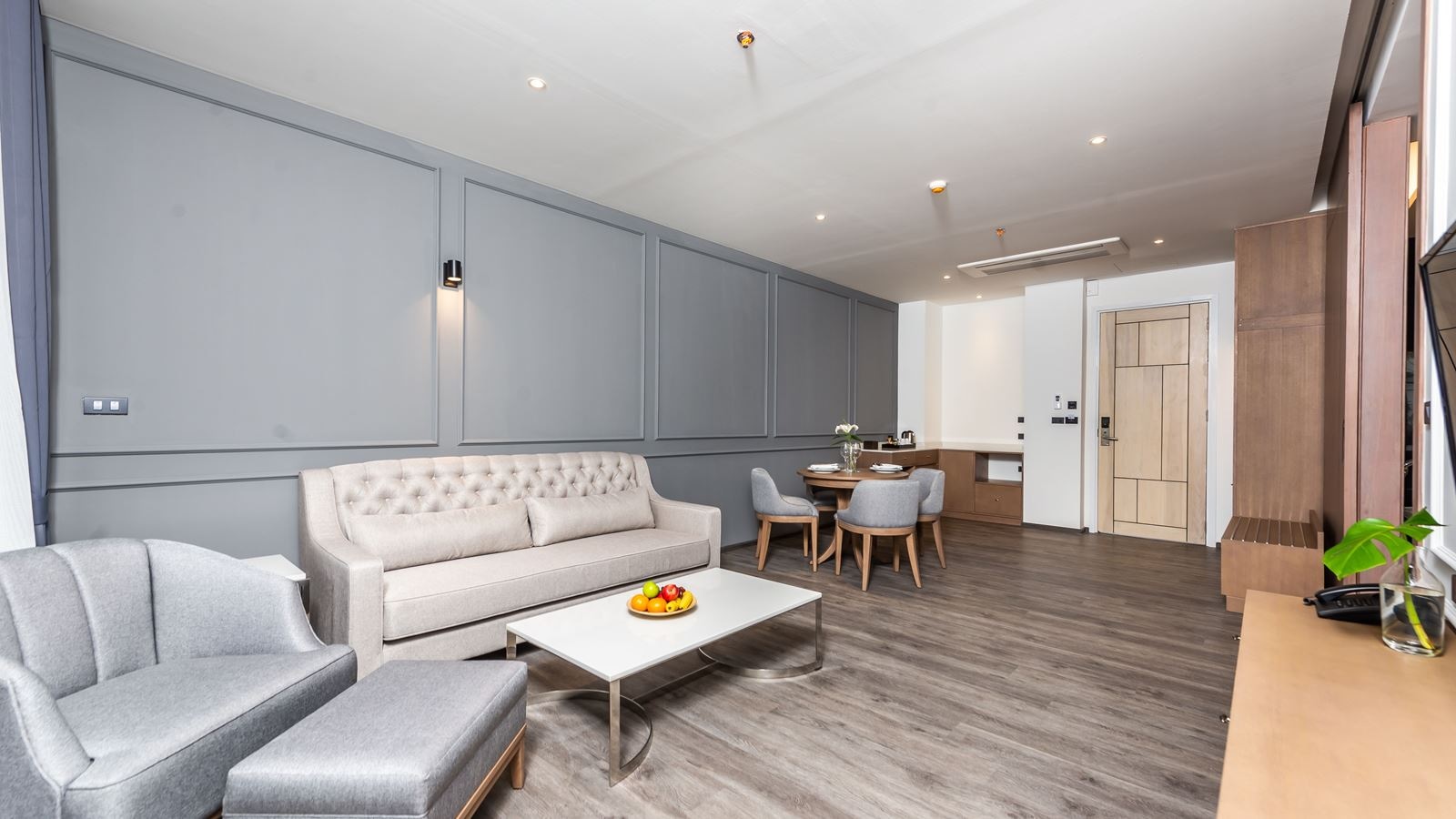 rooms-one-patio-pool-access