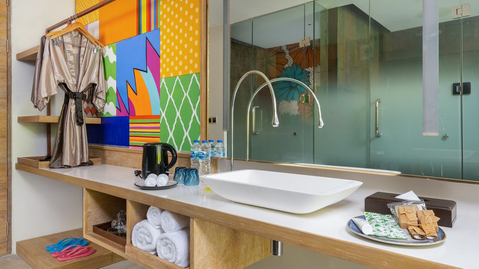 rooms-deluxe-pool-access-room