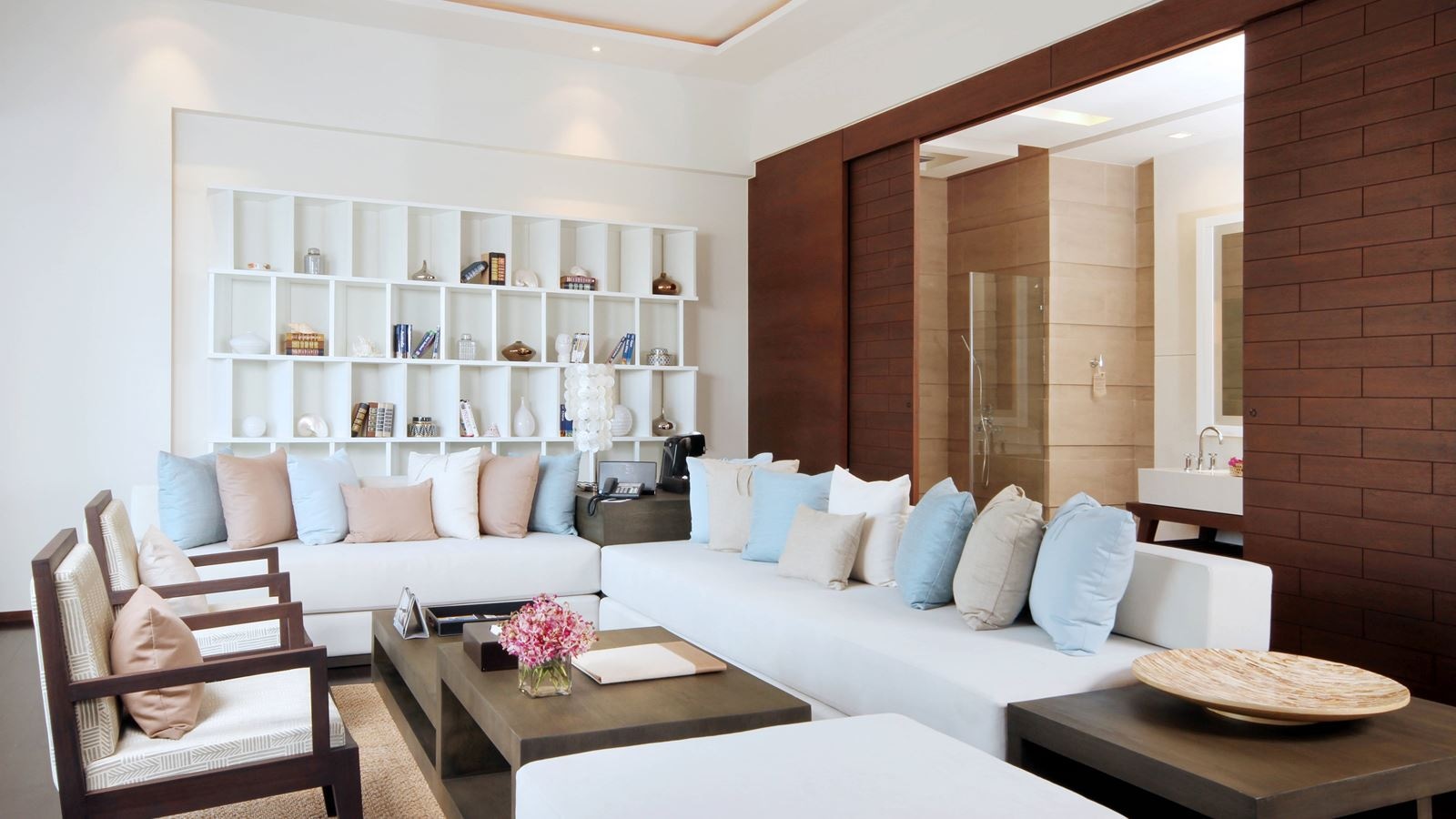 rooms-nidhrarom-suite