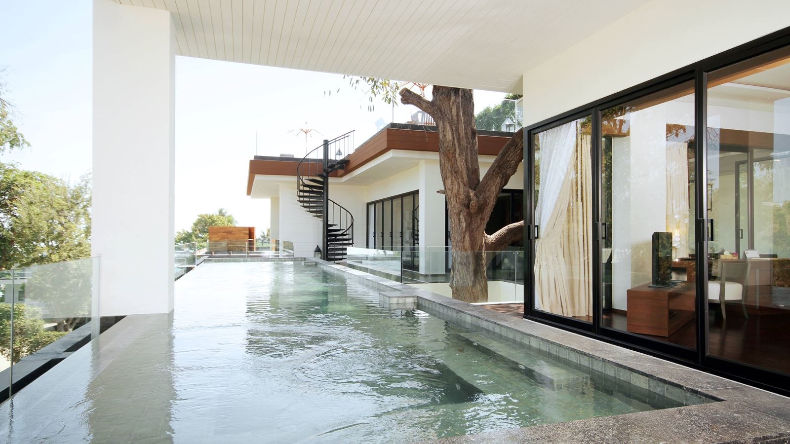 rooms-nidhrarom-suite