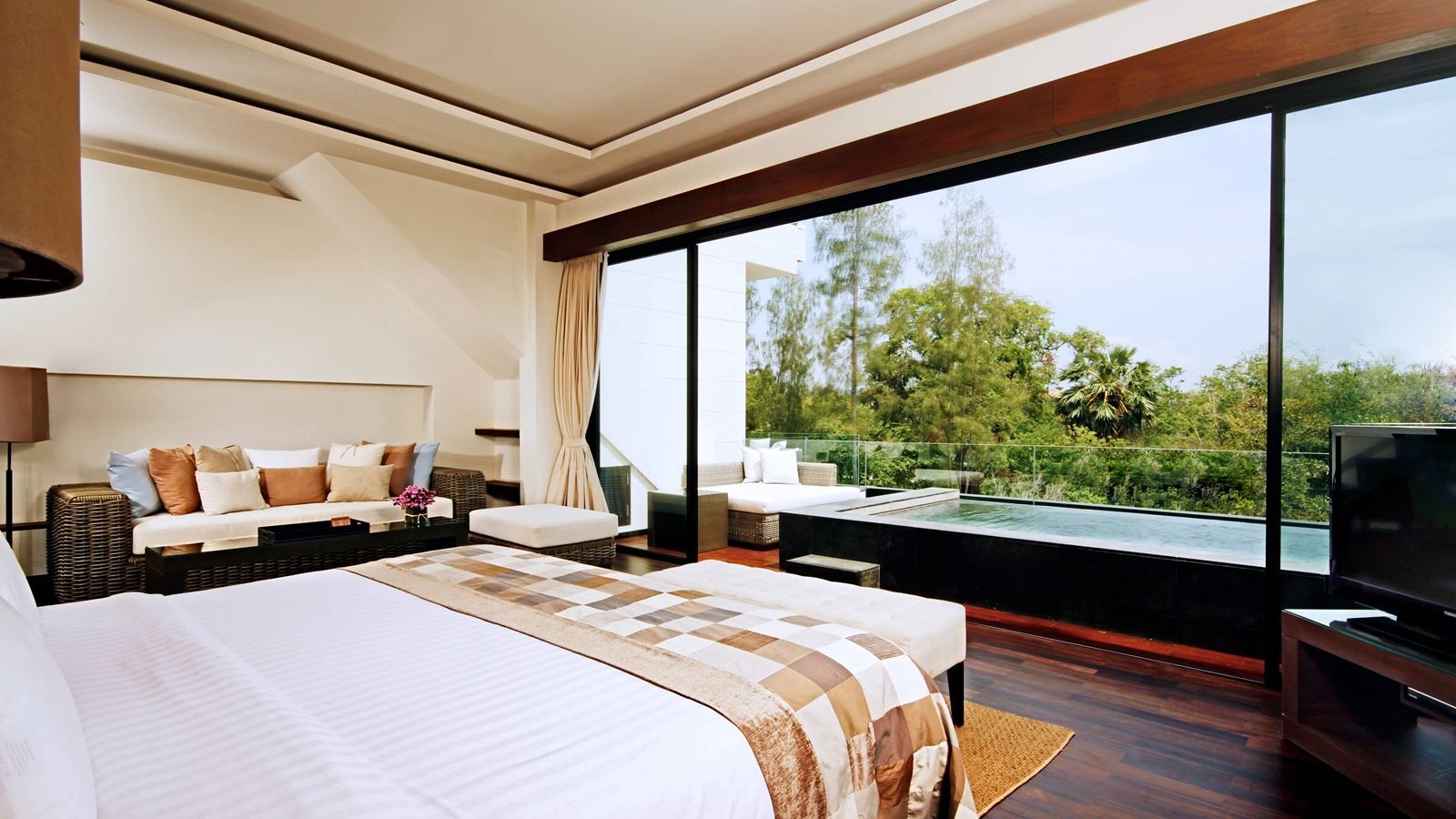 rooms-moonlight-pool-suite