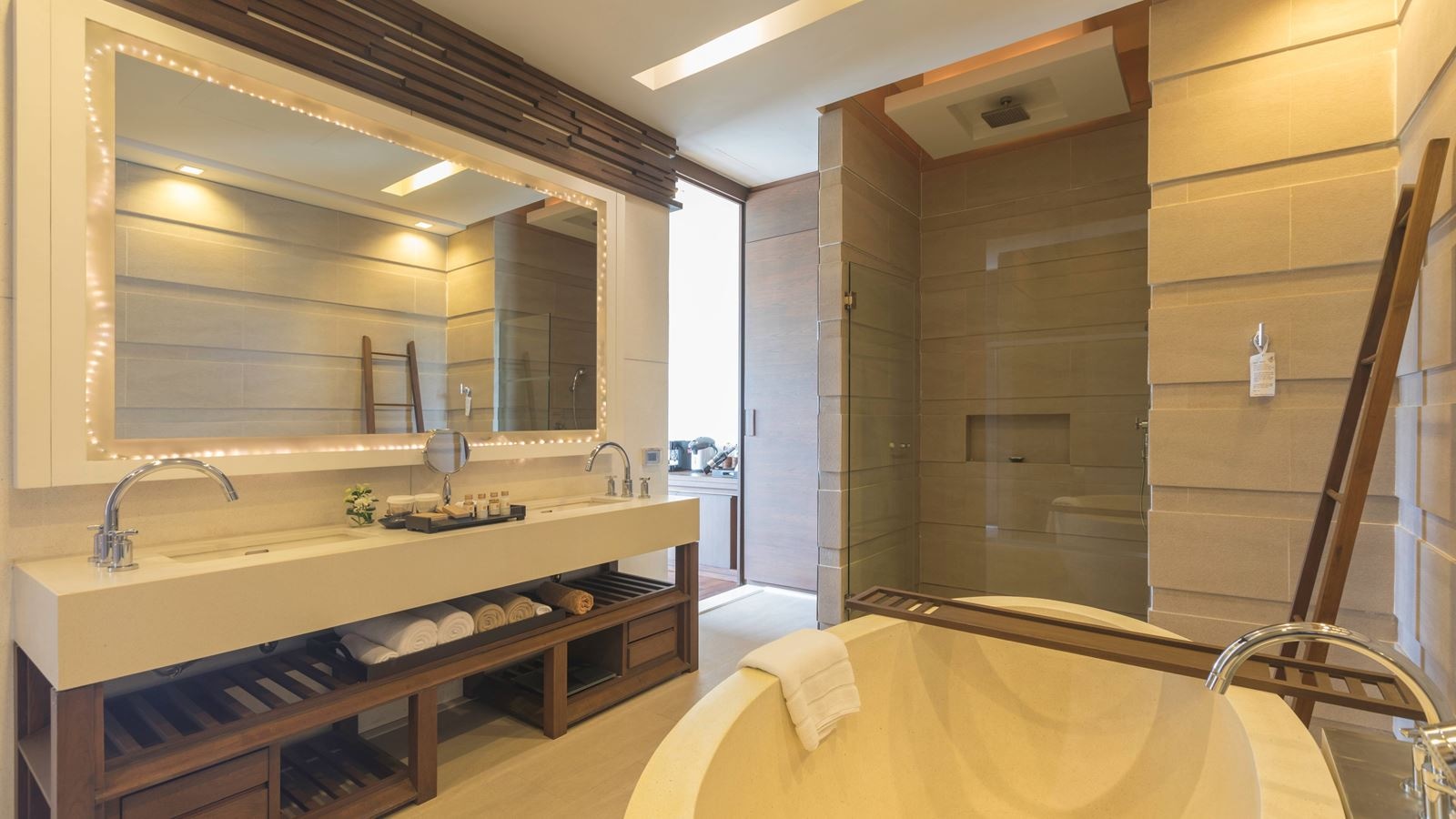 rooms-moonlight-pool-suite