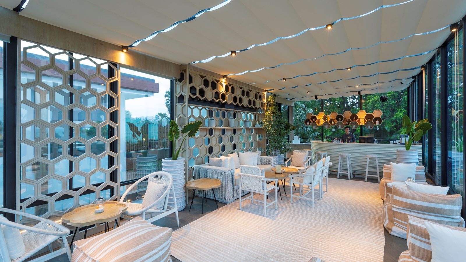 bars-on-the-rocks-bar