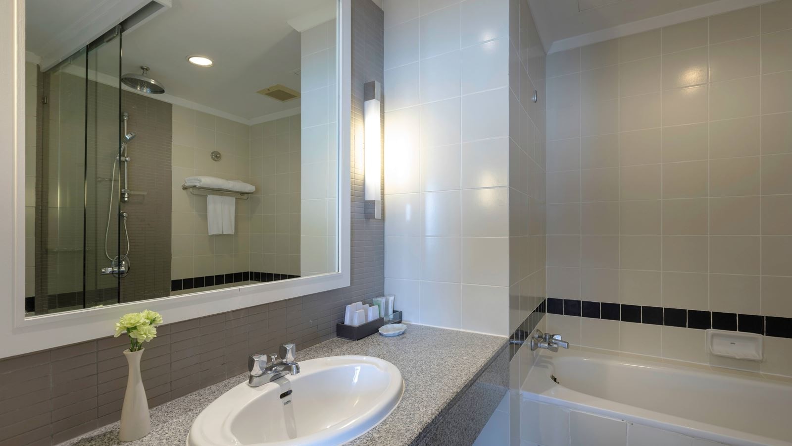 rooms-one-bedroom-suite