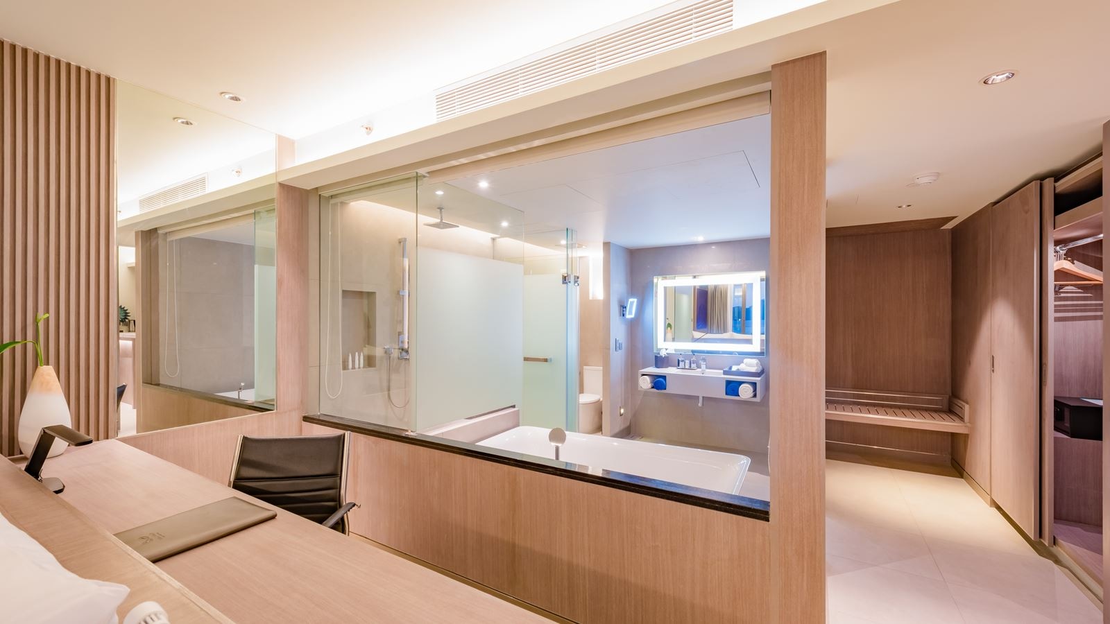 rooms-grand-ocean-suite