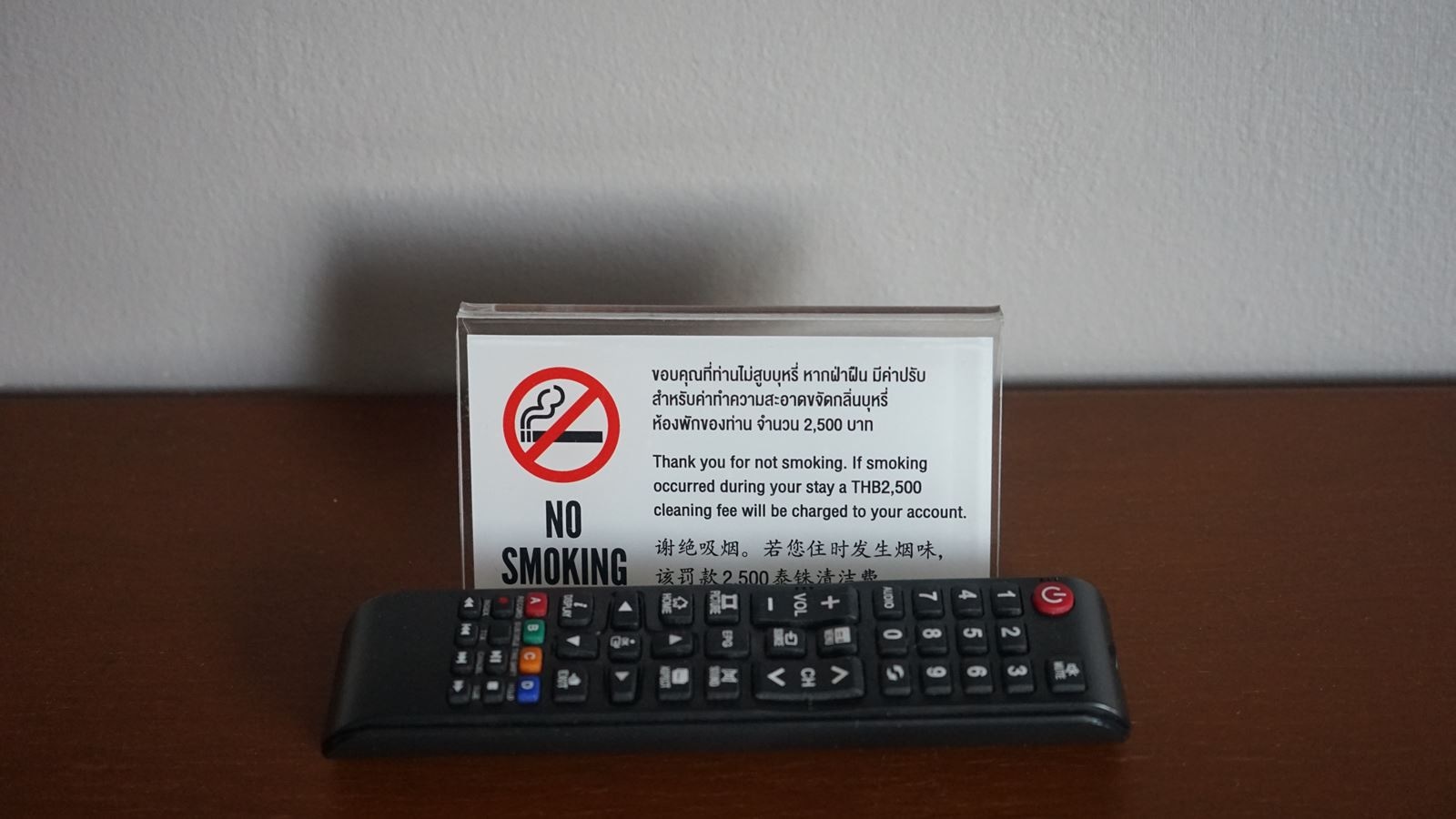 rooms-deluxe-room-pool-view