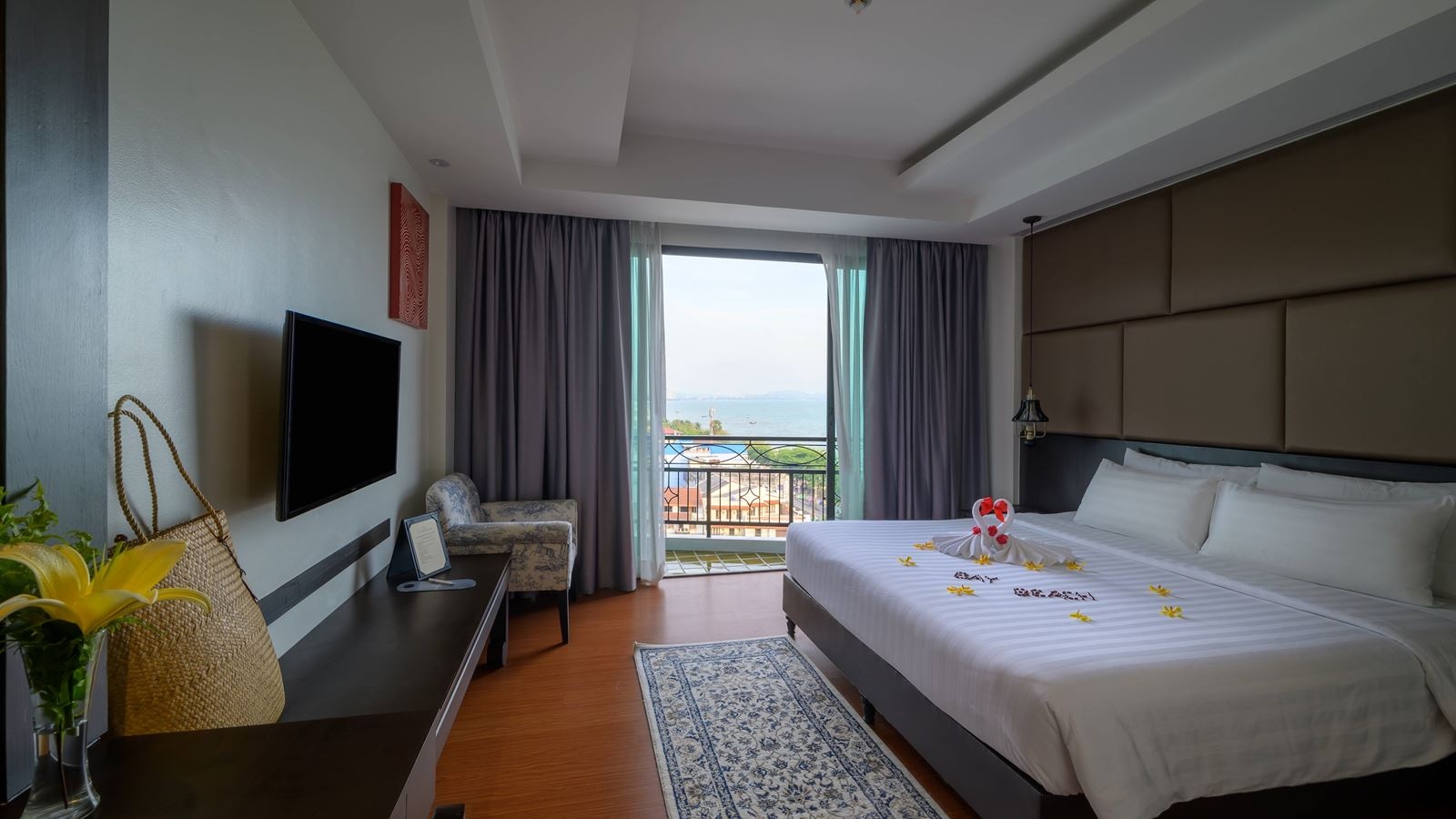 rooms-deluxe-seaview