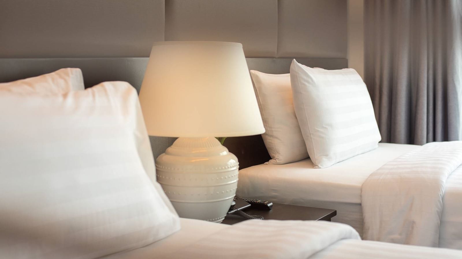 rooms-deluxe-city-view