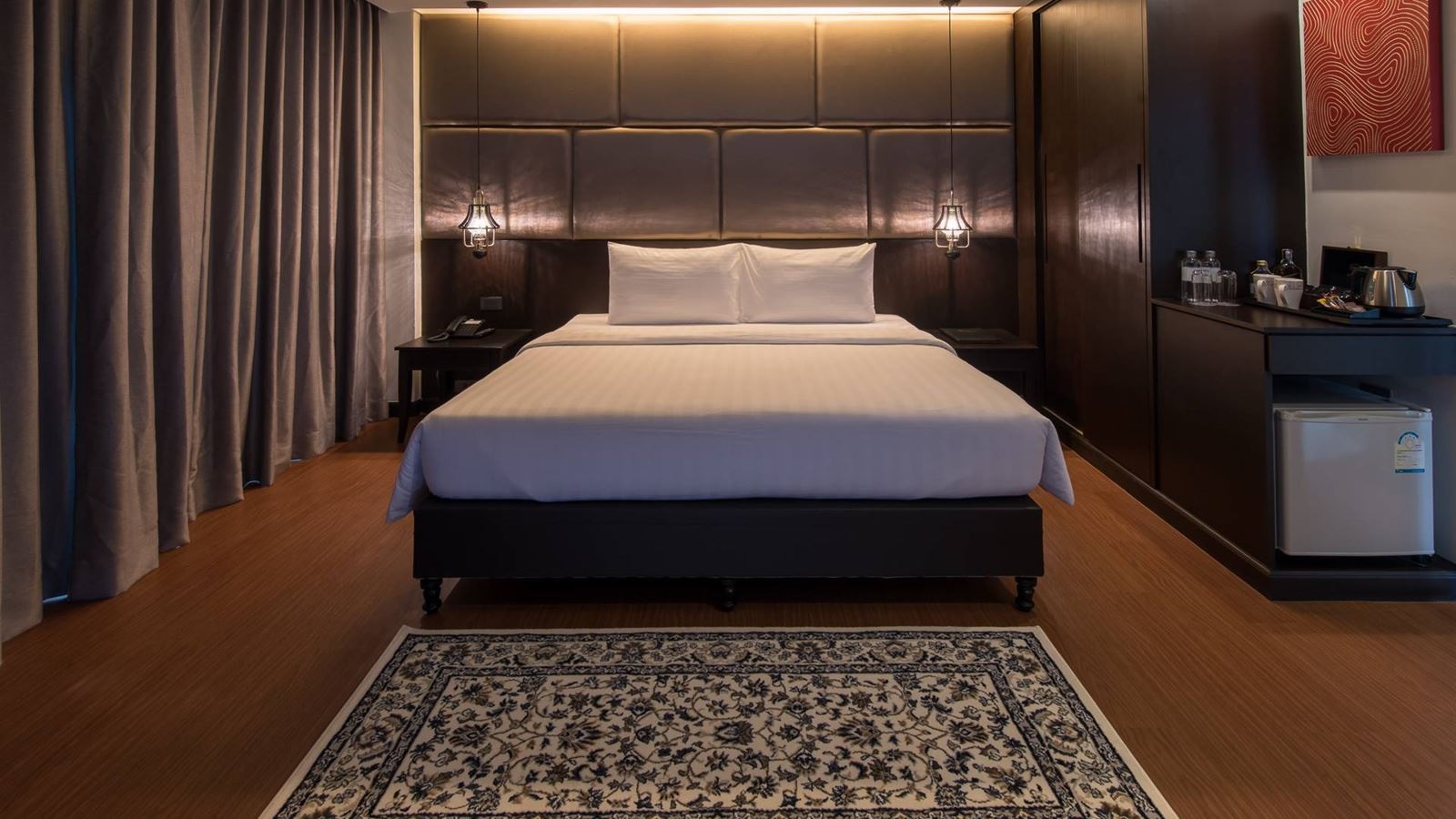 rooms-deluxe-city-view