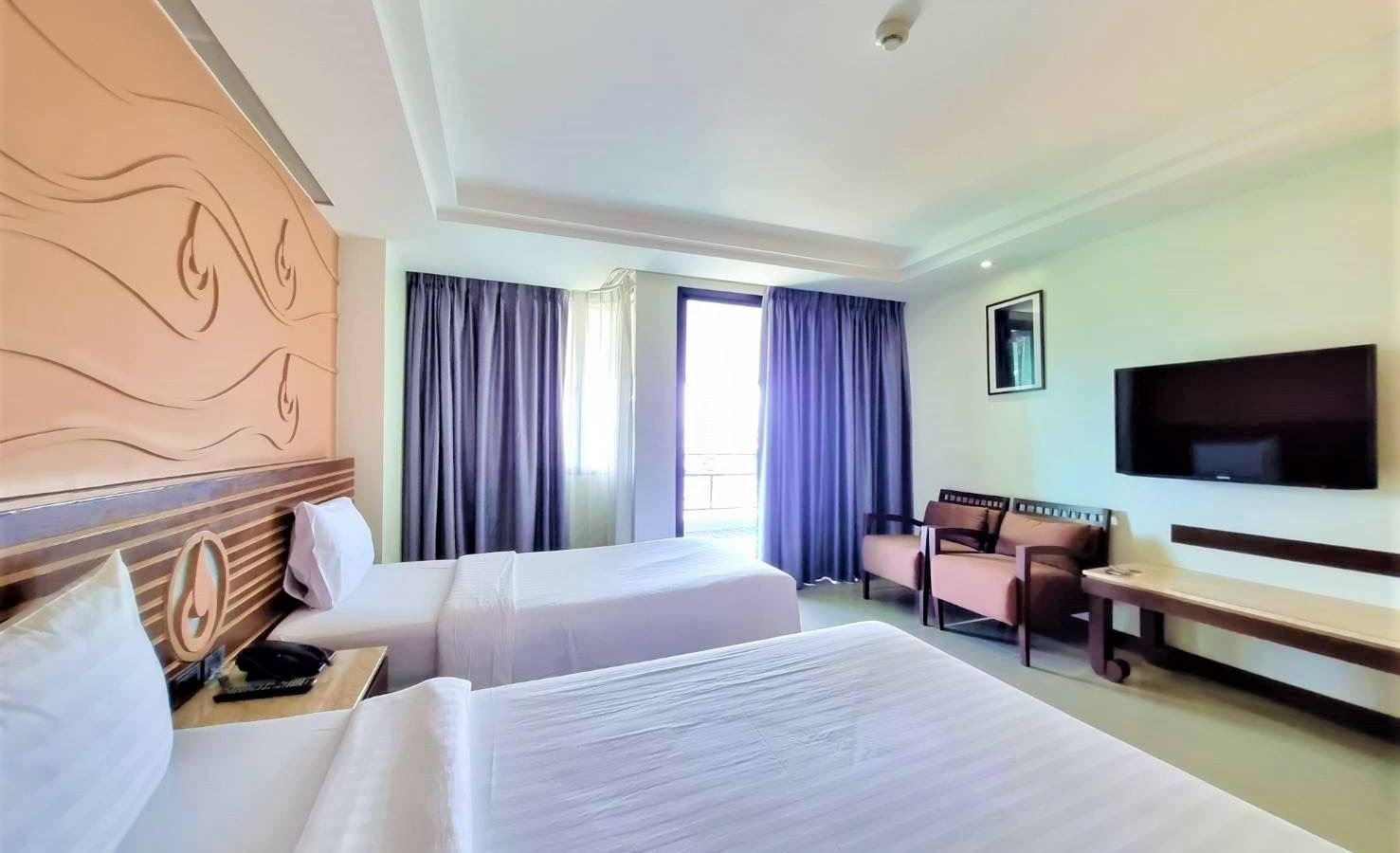 rooms-family-deluxe-room