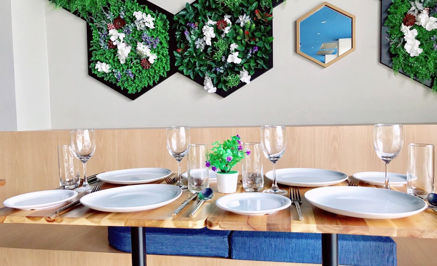 restaurants-rainbow-bubble-restaurant