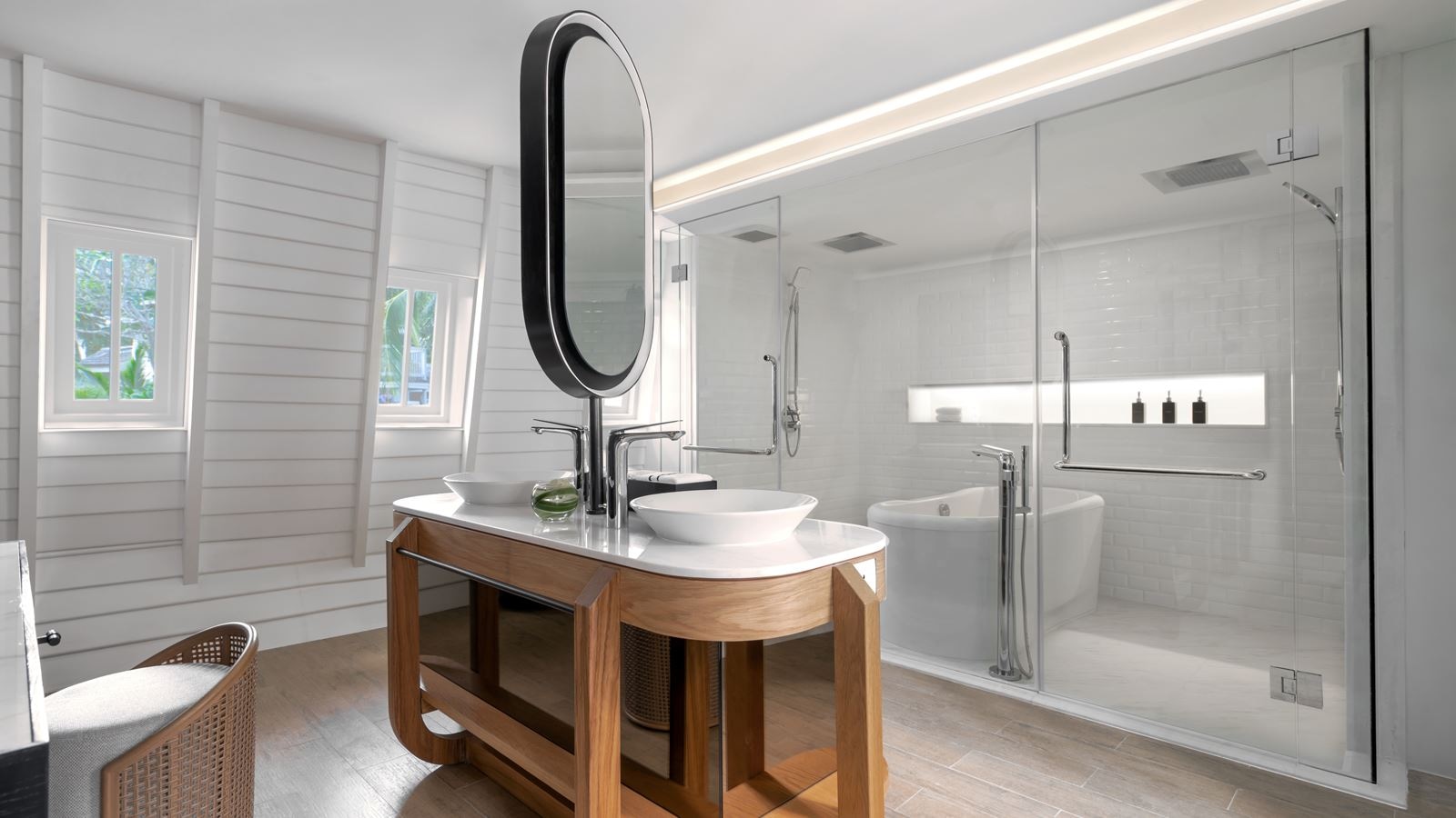 rooms-the-level-boat-suite-pool-access