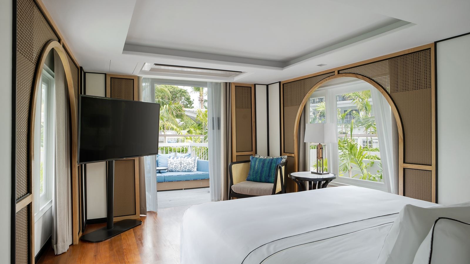 rooms-the-level-boat-suite-sea-view