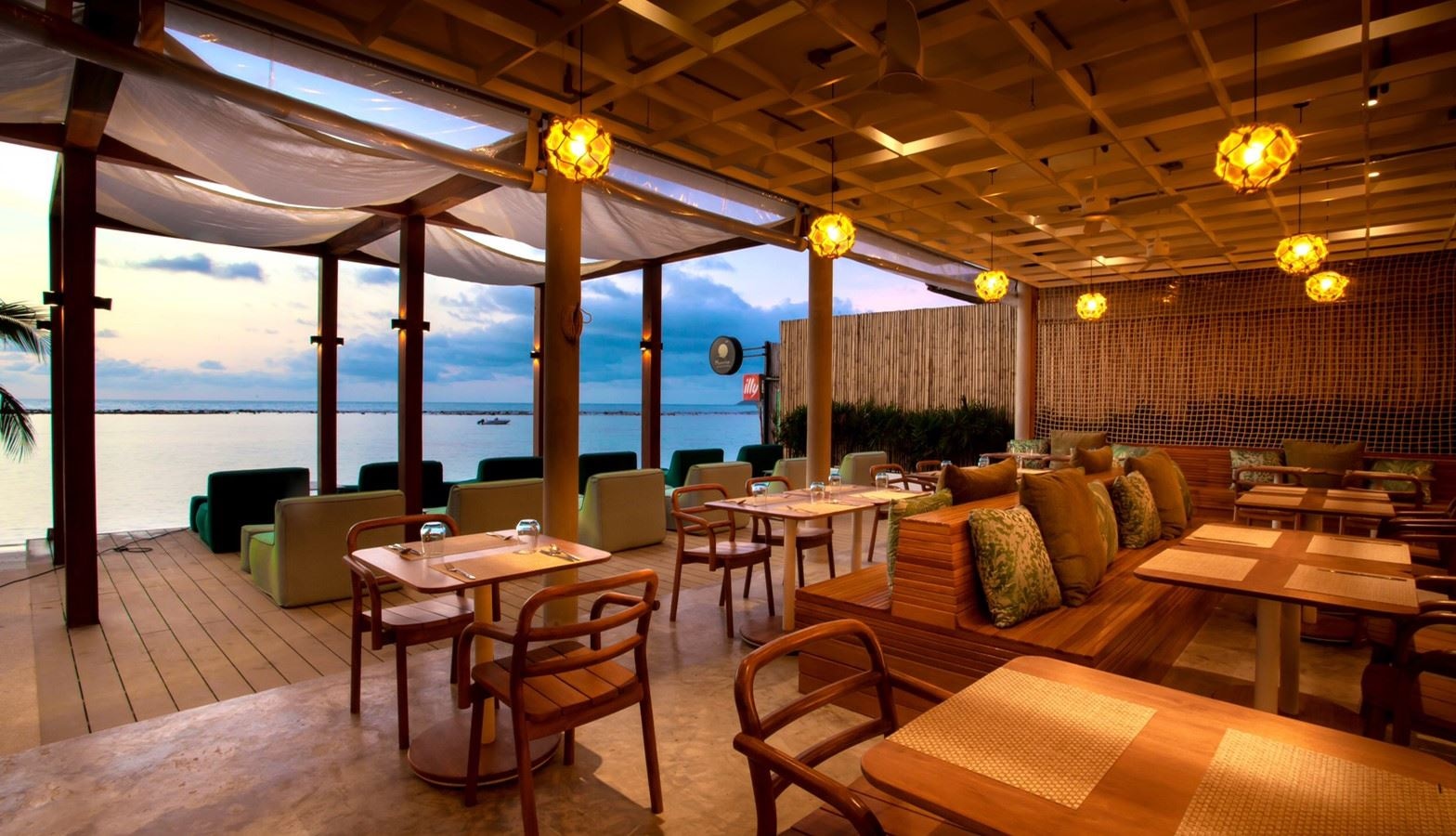 restaurants-the-stay-beach-club--restuarant