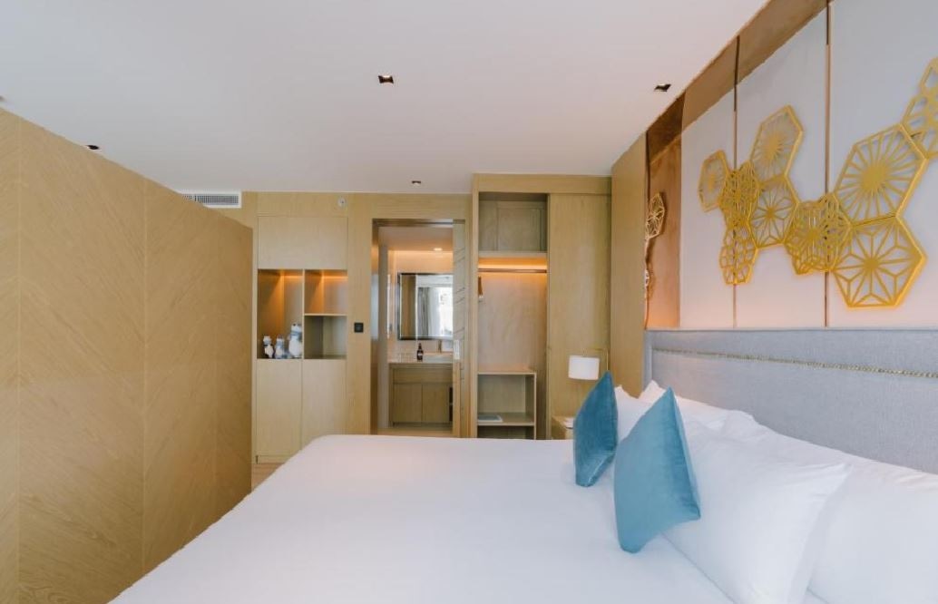 rooms-deluxe-pool-access