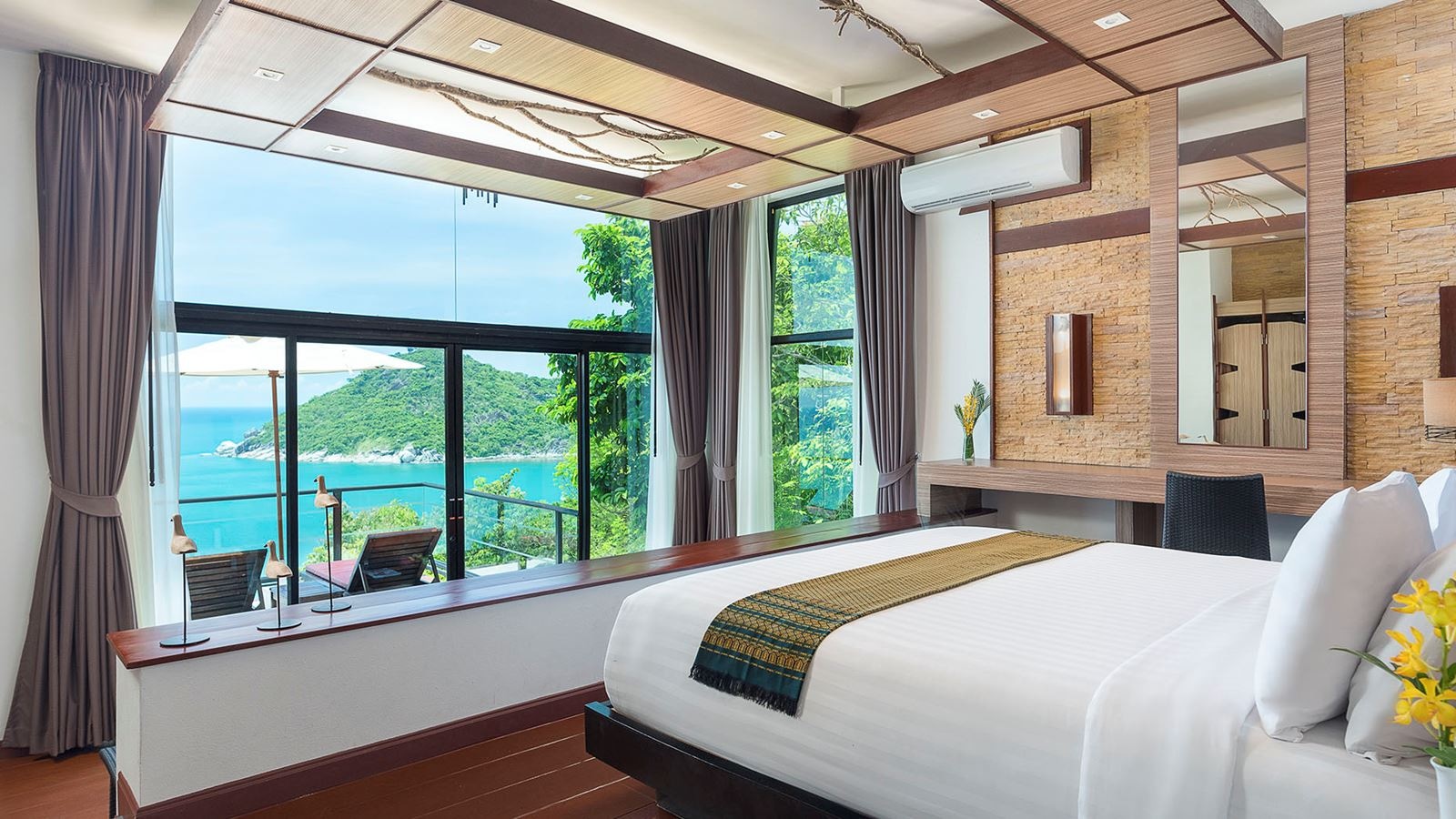 rooms-deluxe-jacuzzi-grande