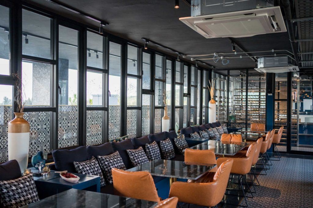 restaurants-the-gate-bar--bistro