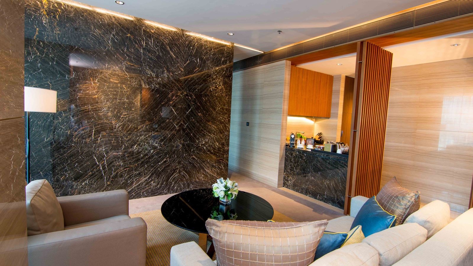 rooms-premium-suite-room