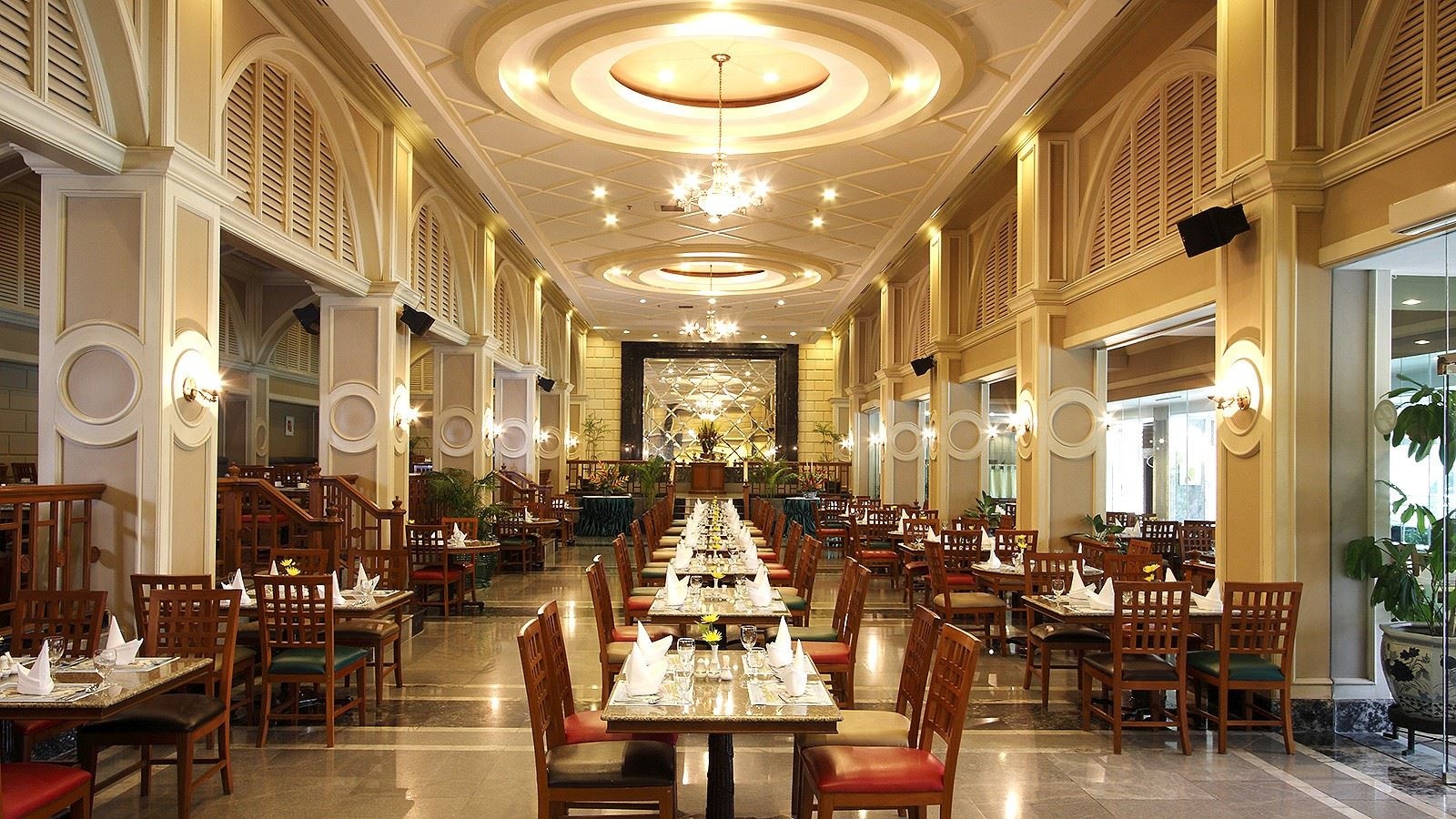 restaurants-the-emerald-coffee-shop